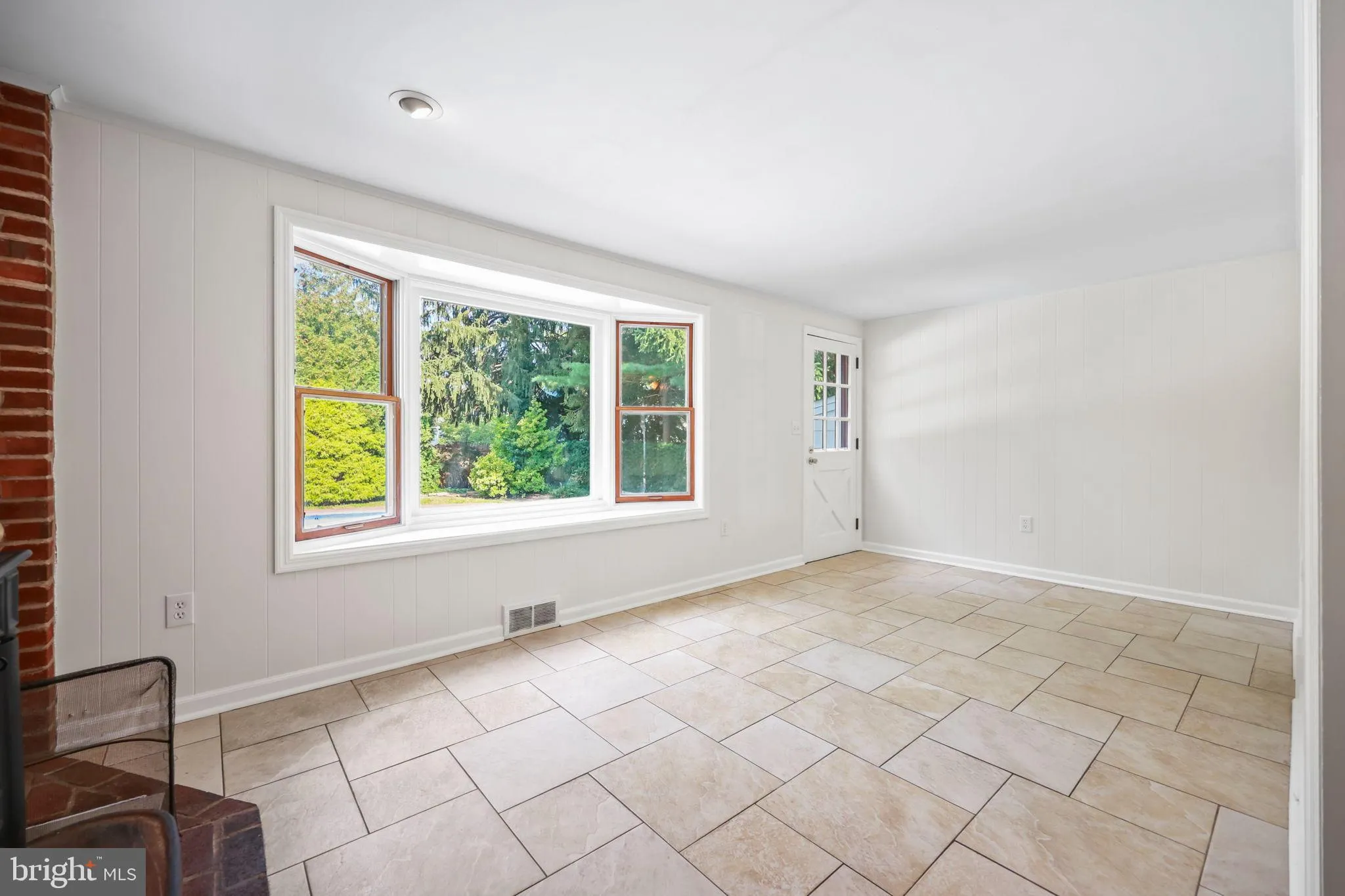 Hamilton Twp, New Jersey 08690, United States, 3 Bedrooms Bedrooms, ,2 BathroomsBathrooms,Residential,Contingent,204778