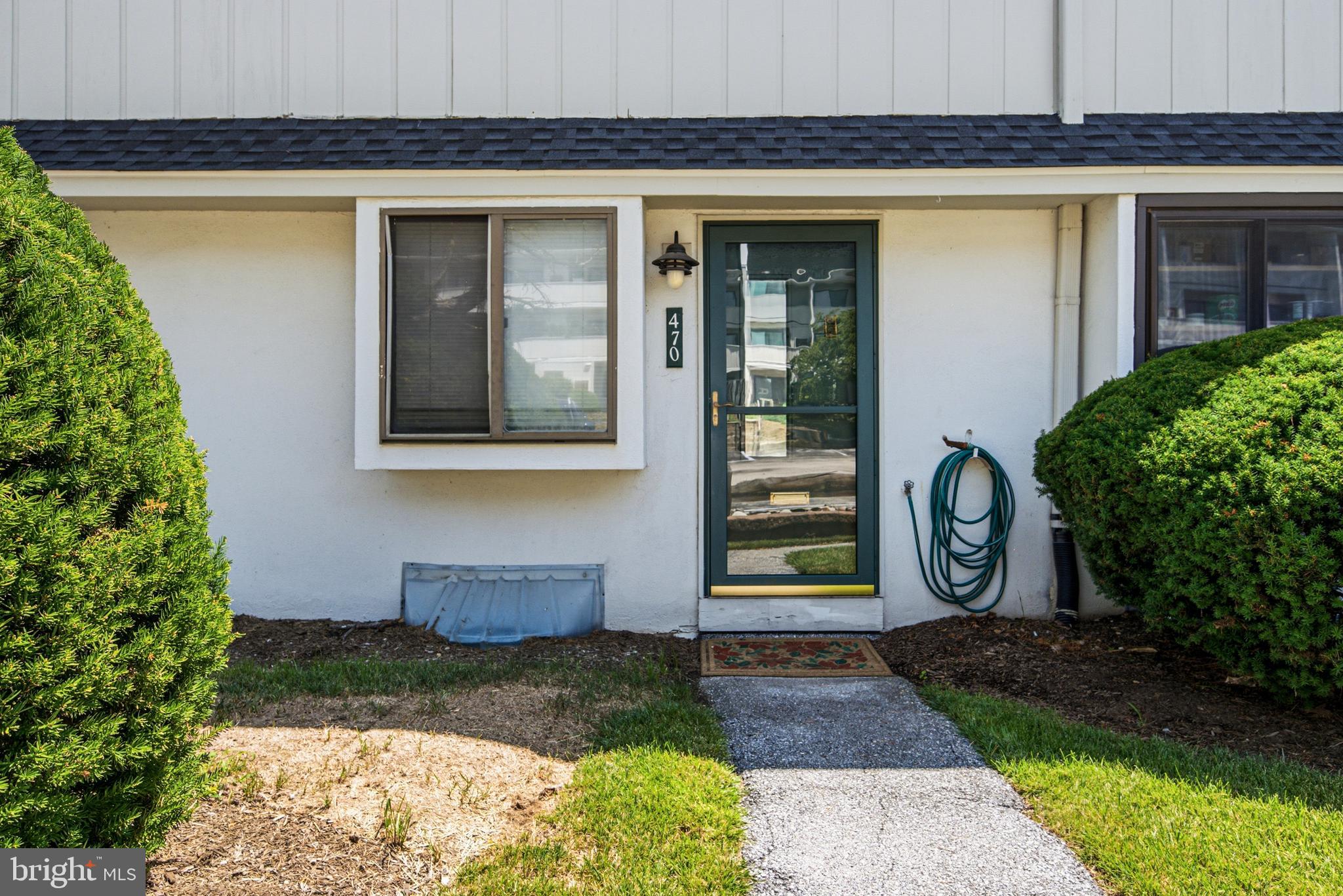 470 SUMMIT HOUSE