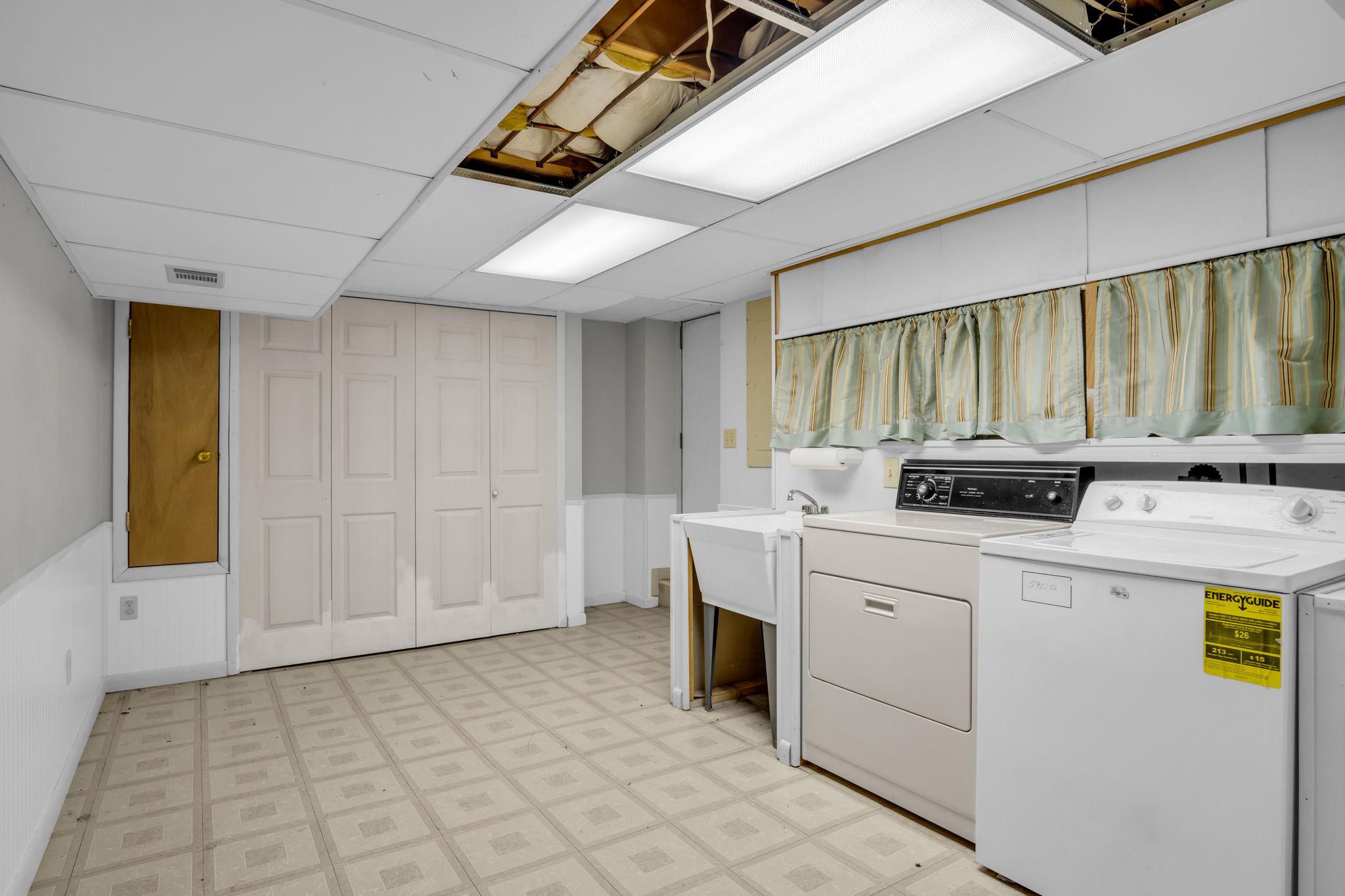 LAKE MEADE - Residential