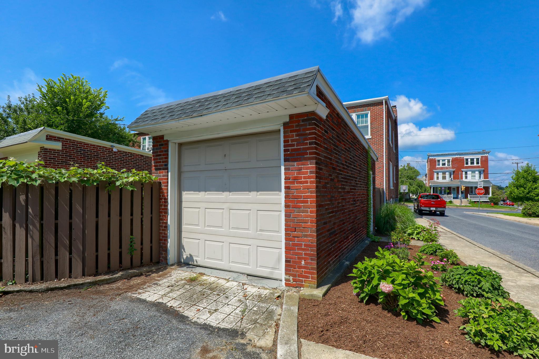 WEST END LANCASTER - Residential