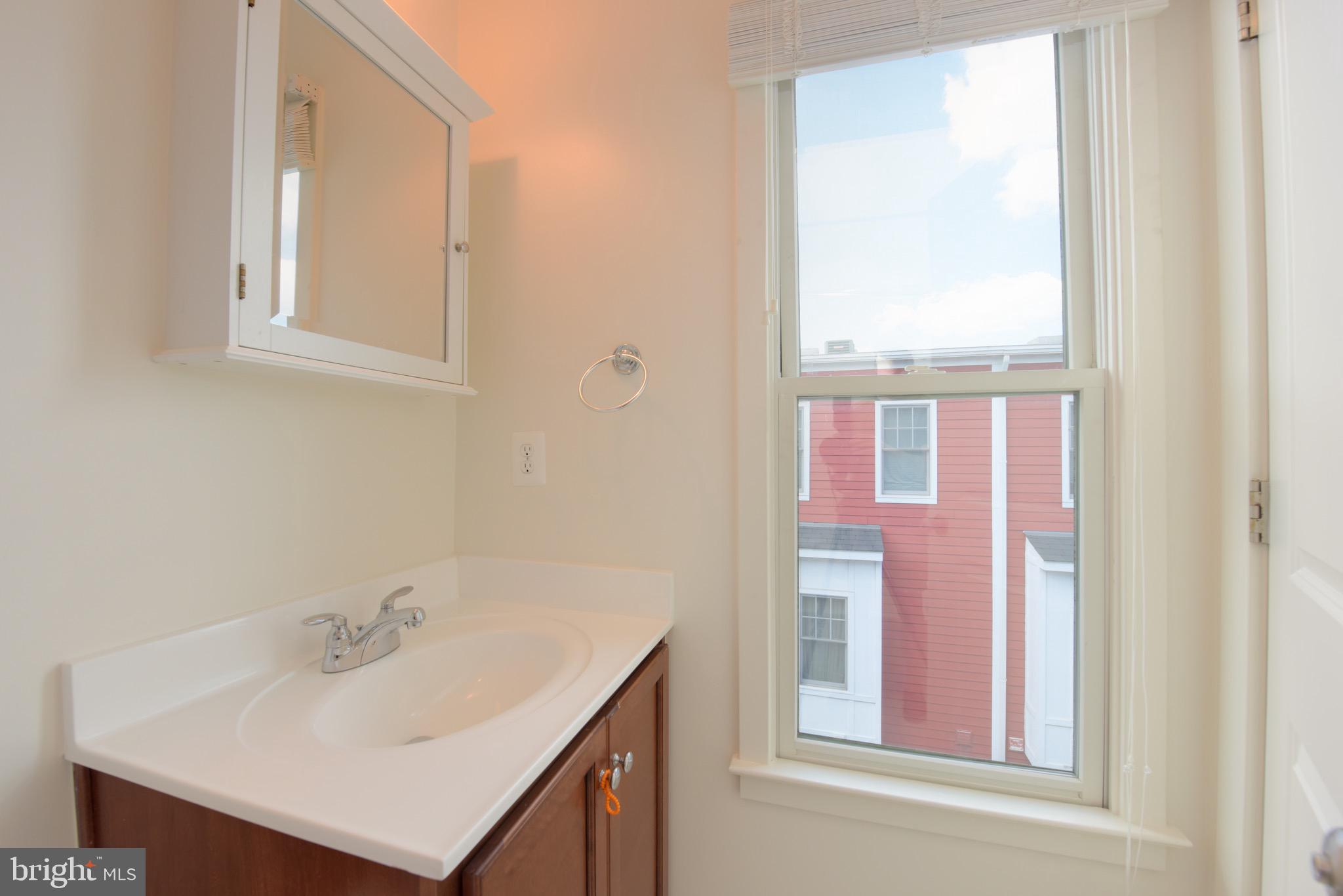 OLD TOWN COMMONS - Residential Lease