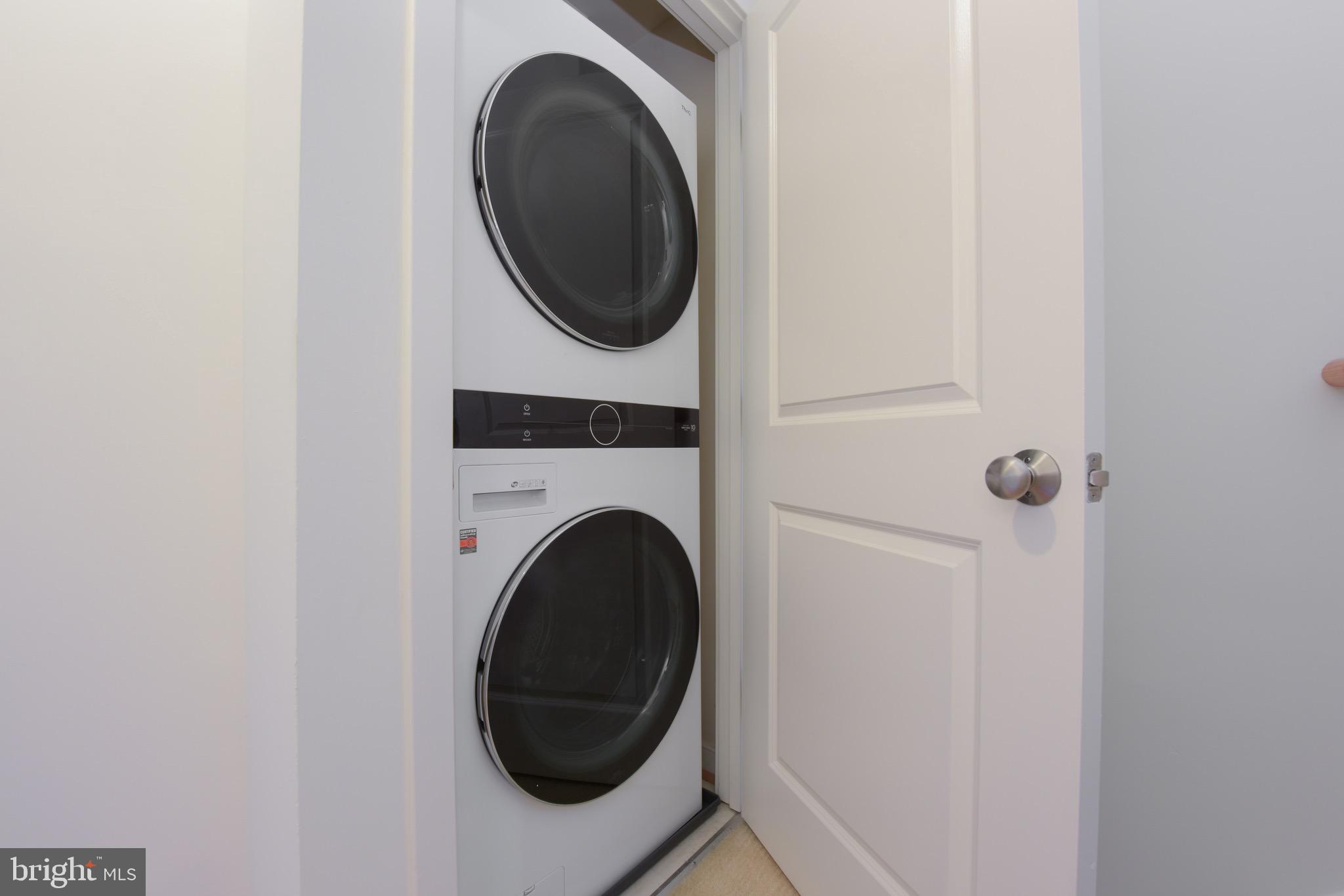 OLD TOWN COMMONS - Residential Lease