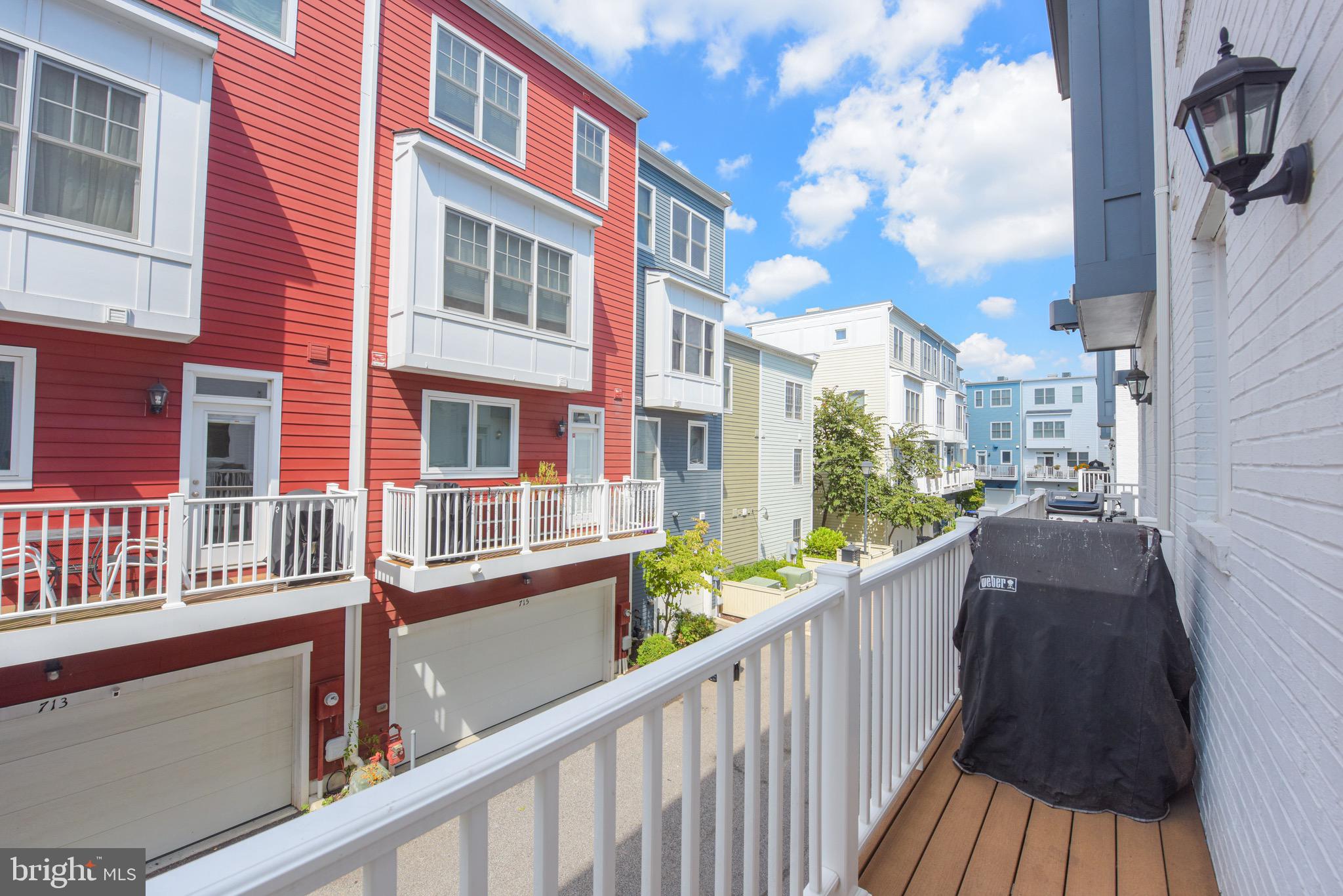 OLD TOWN COMMONS - Residential Lease