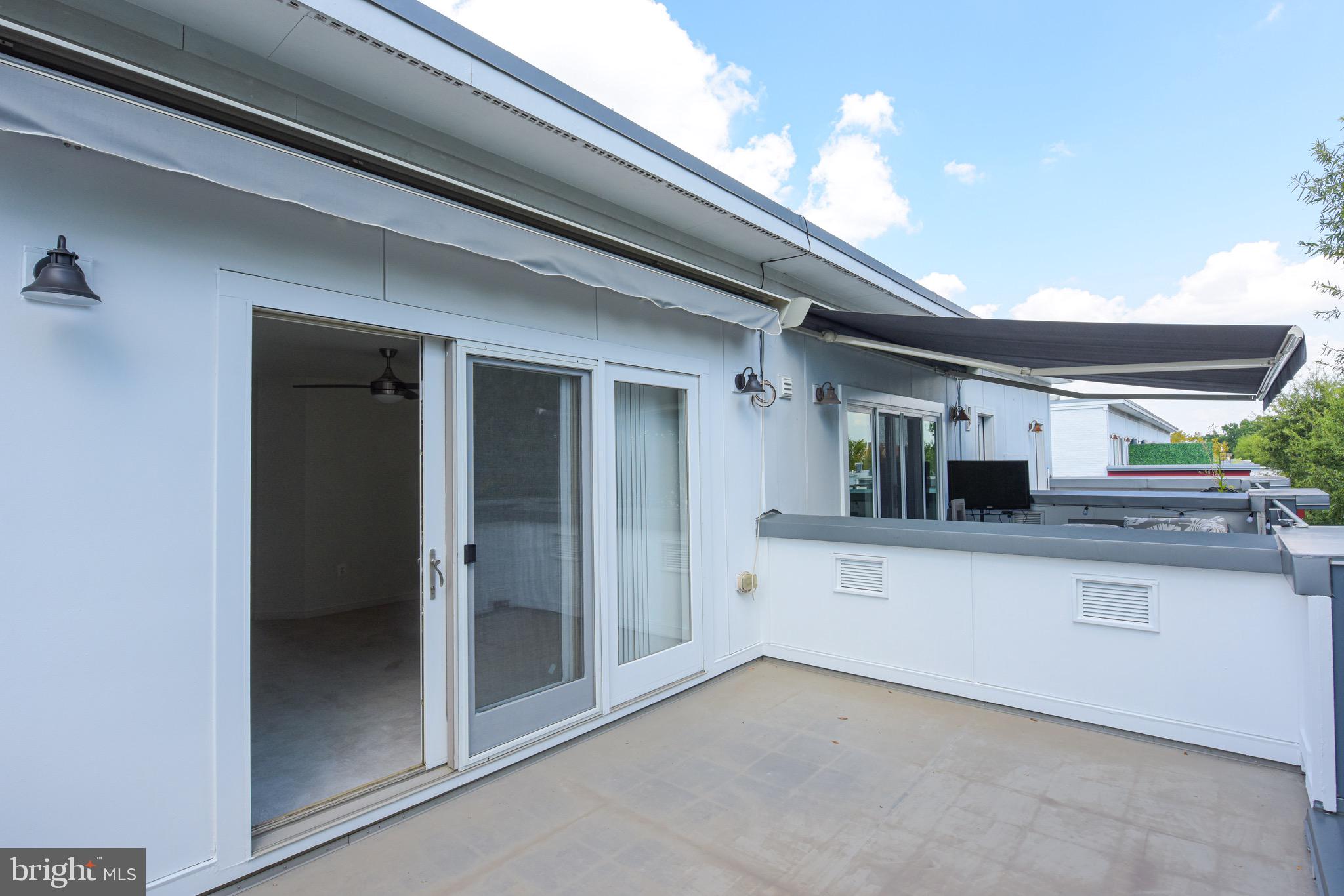 OLD TOWN COMMONS - Residential Lease