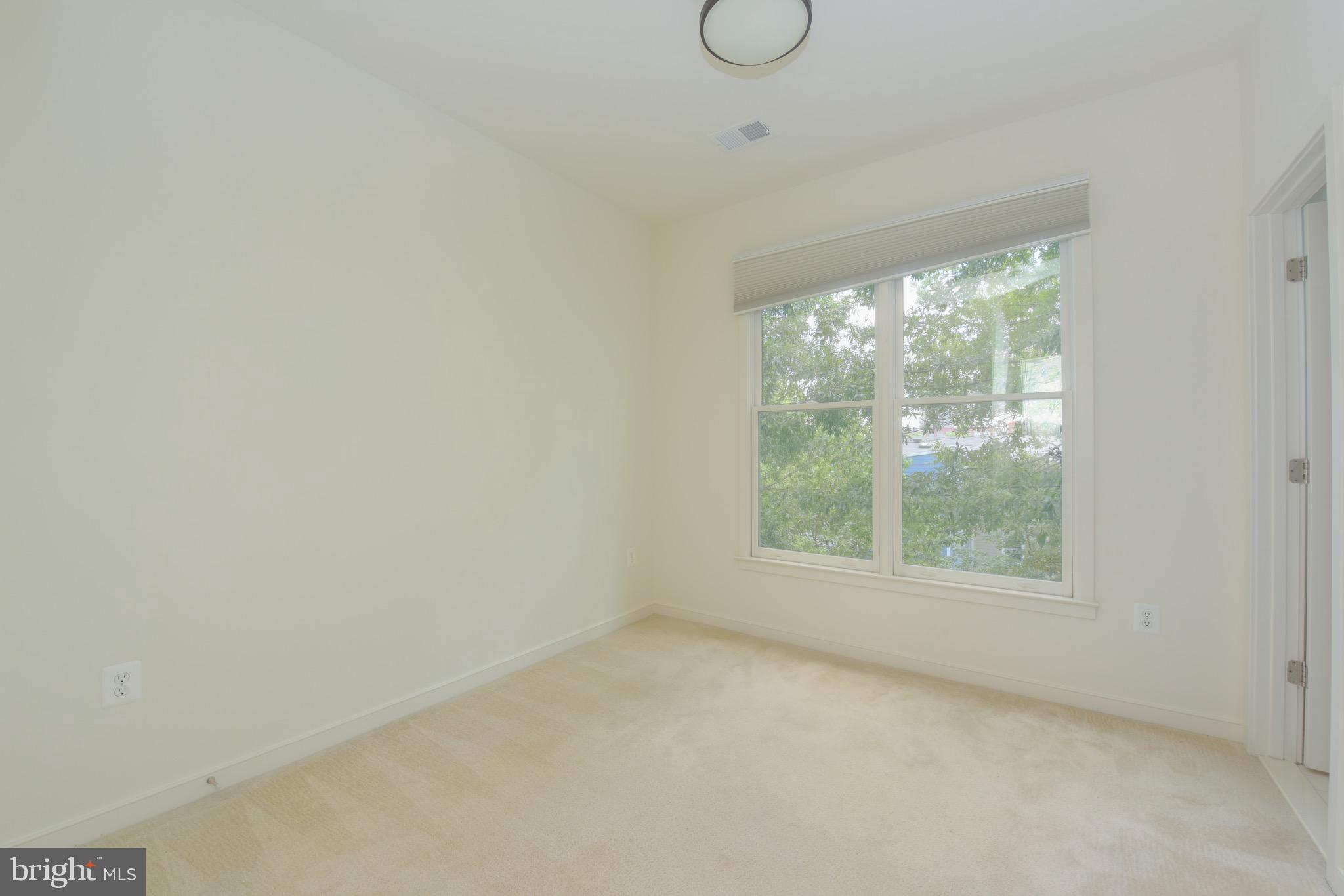 OLD TOWN COMMONS - Residential Lease