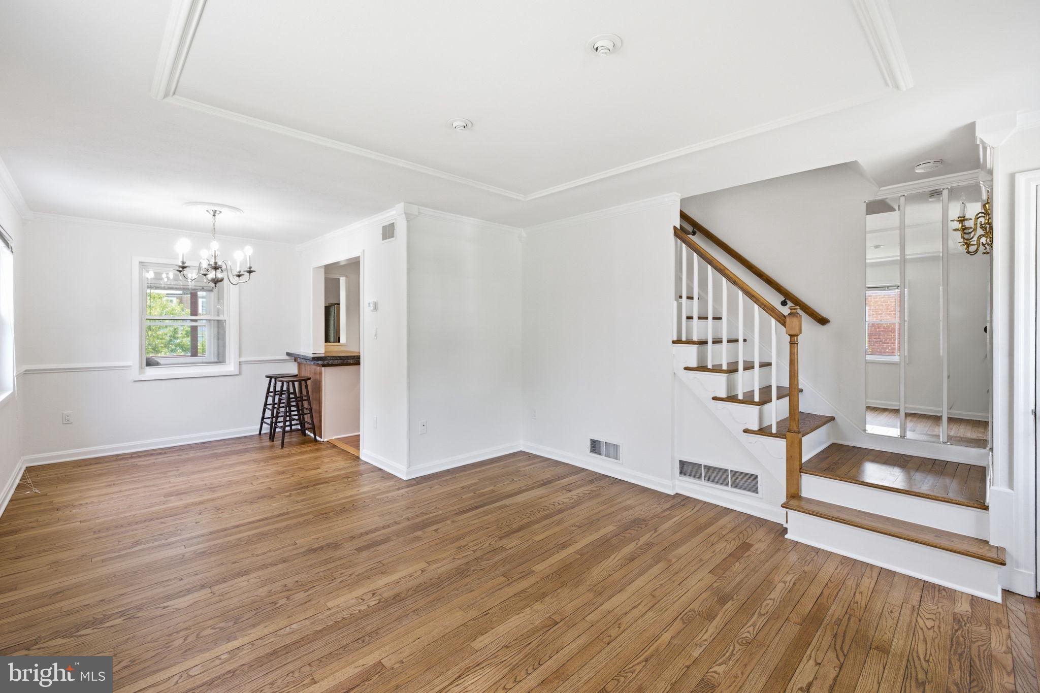2033 ARLINGTON TERRACE