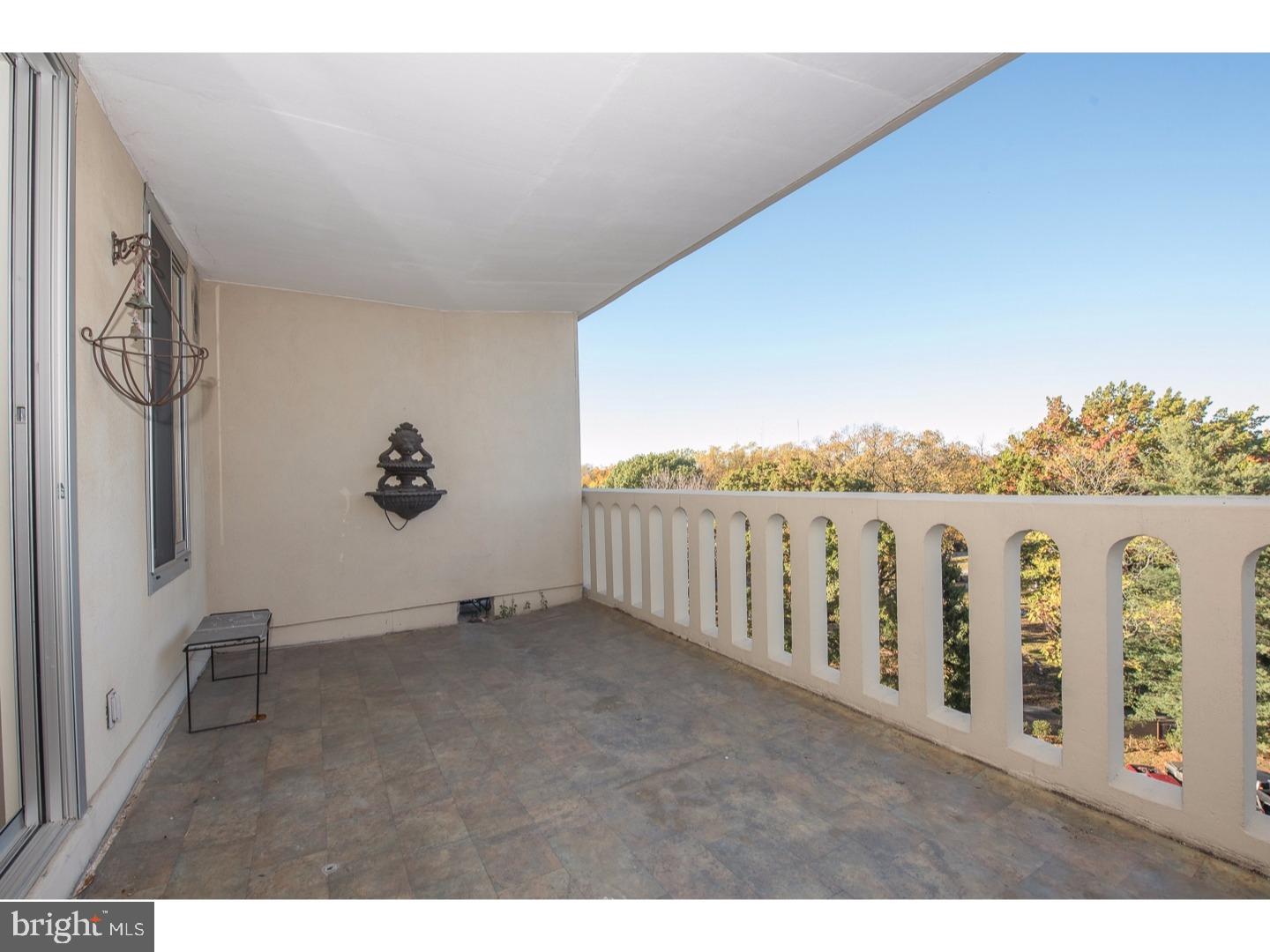 PRESIDENTIAL ESTS - Residential