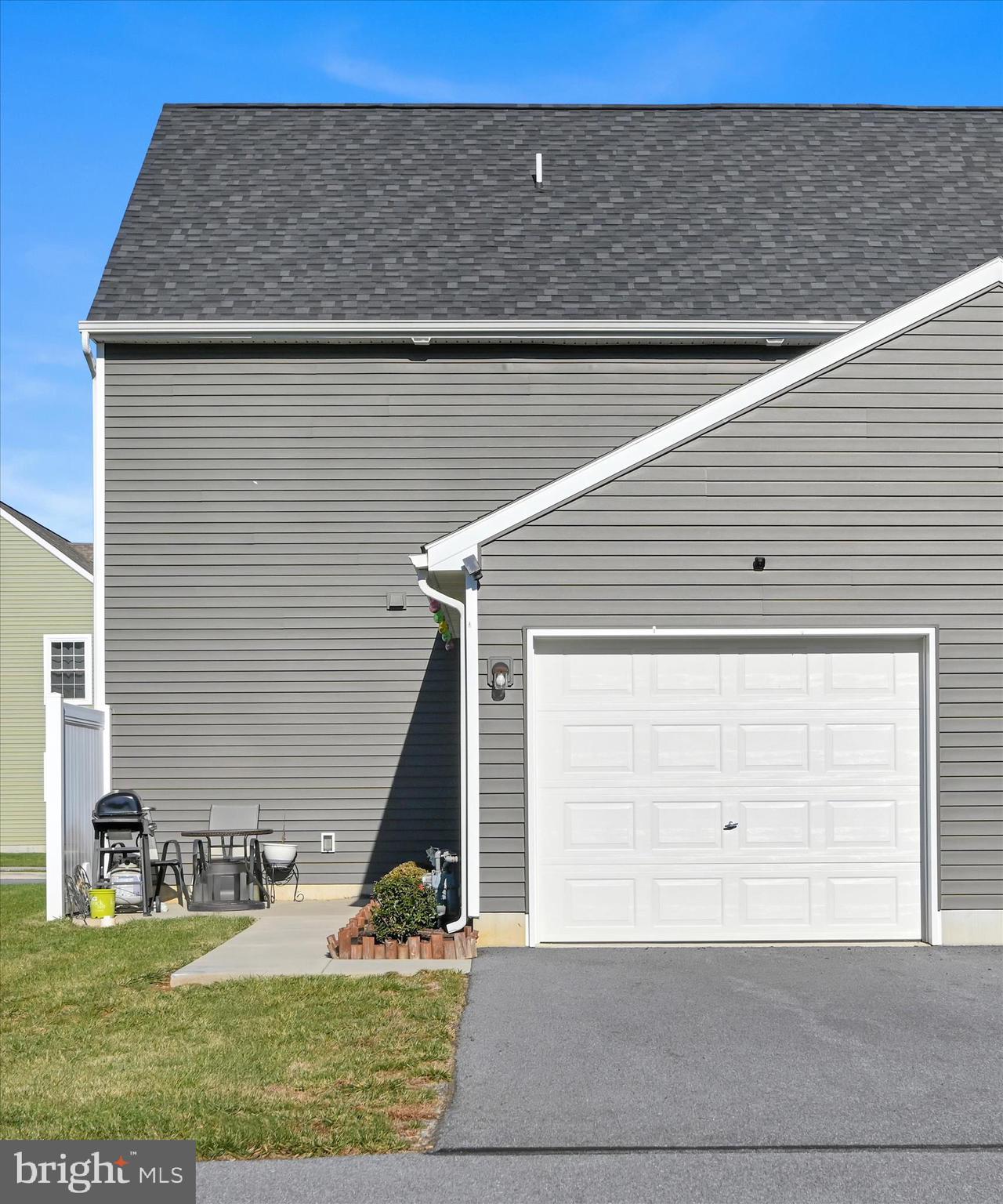 TRAIL SIDE - Residential