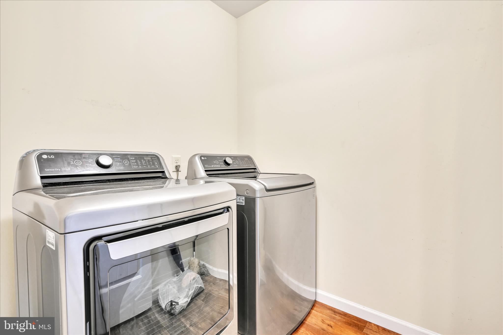 TRAIL SIDE - Residential