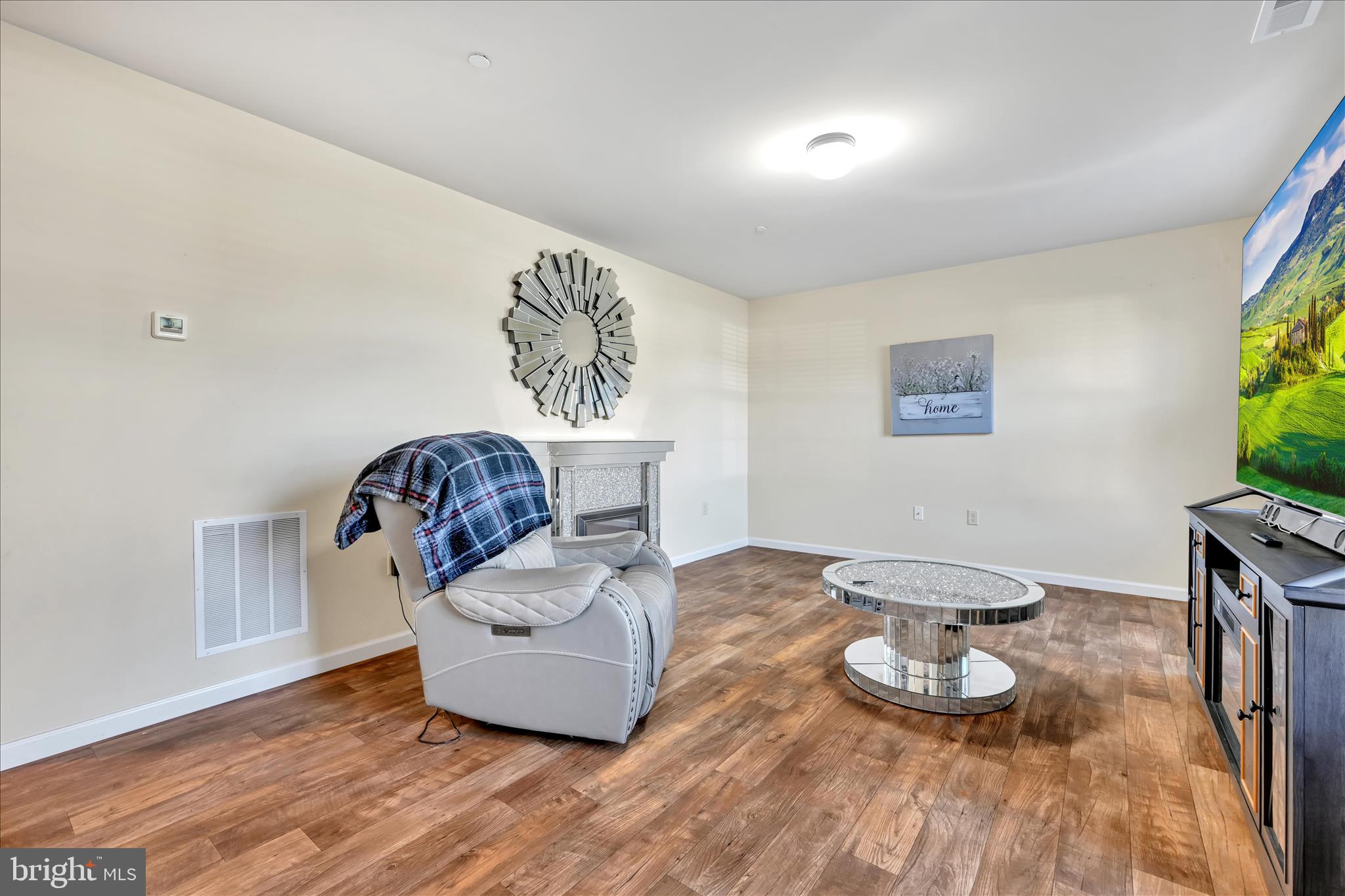 TRAIL SIDE - Residential