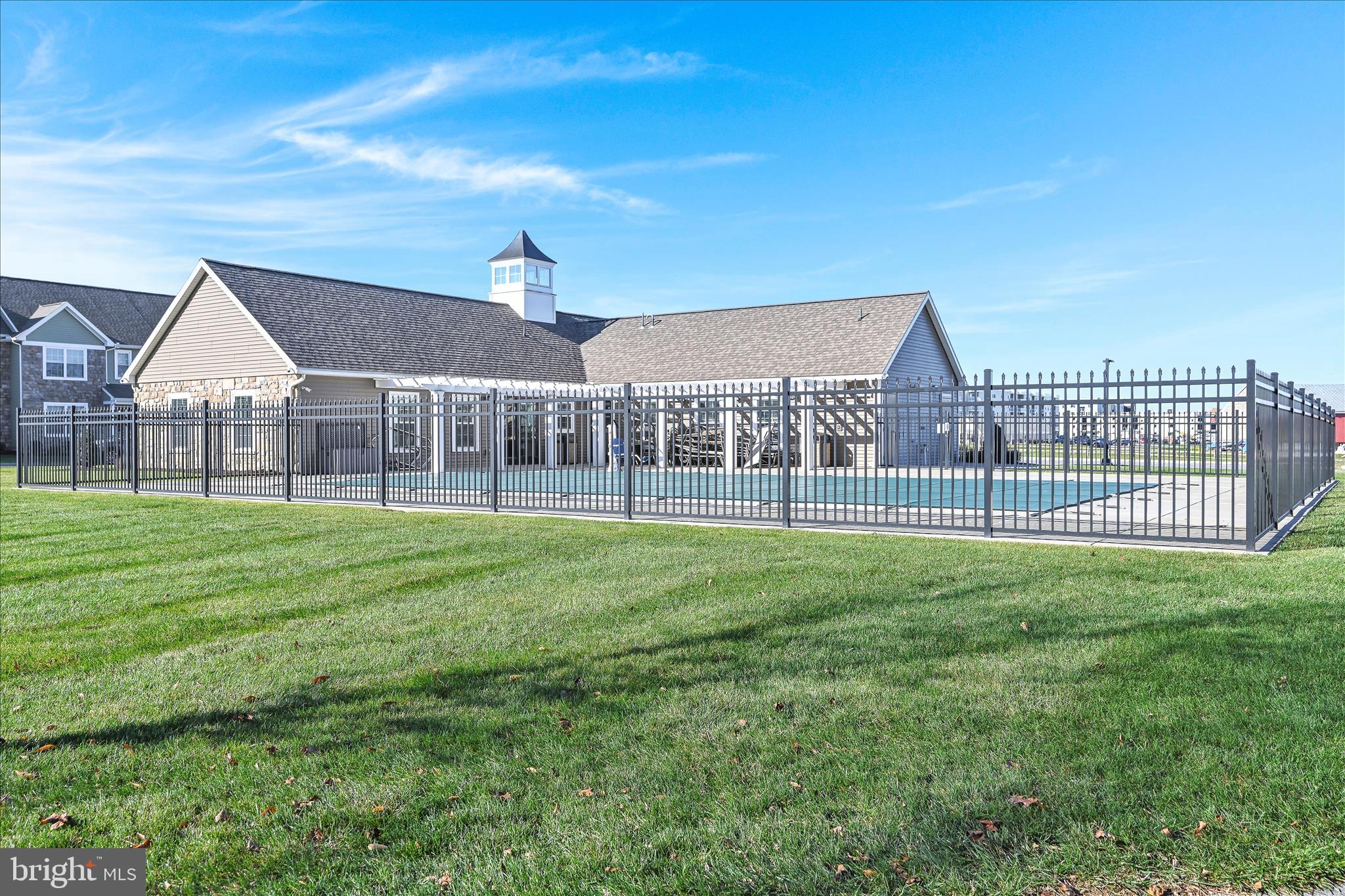 TRAIL SIDE - Residential