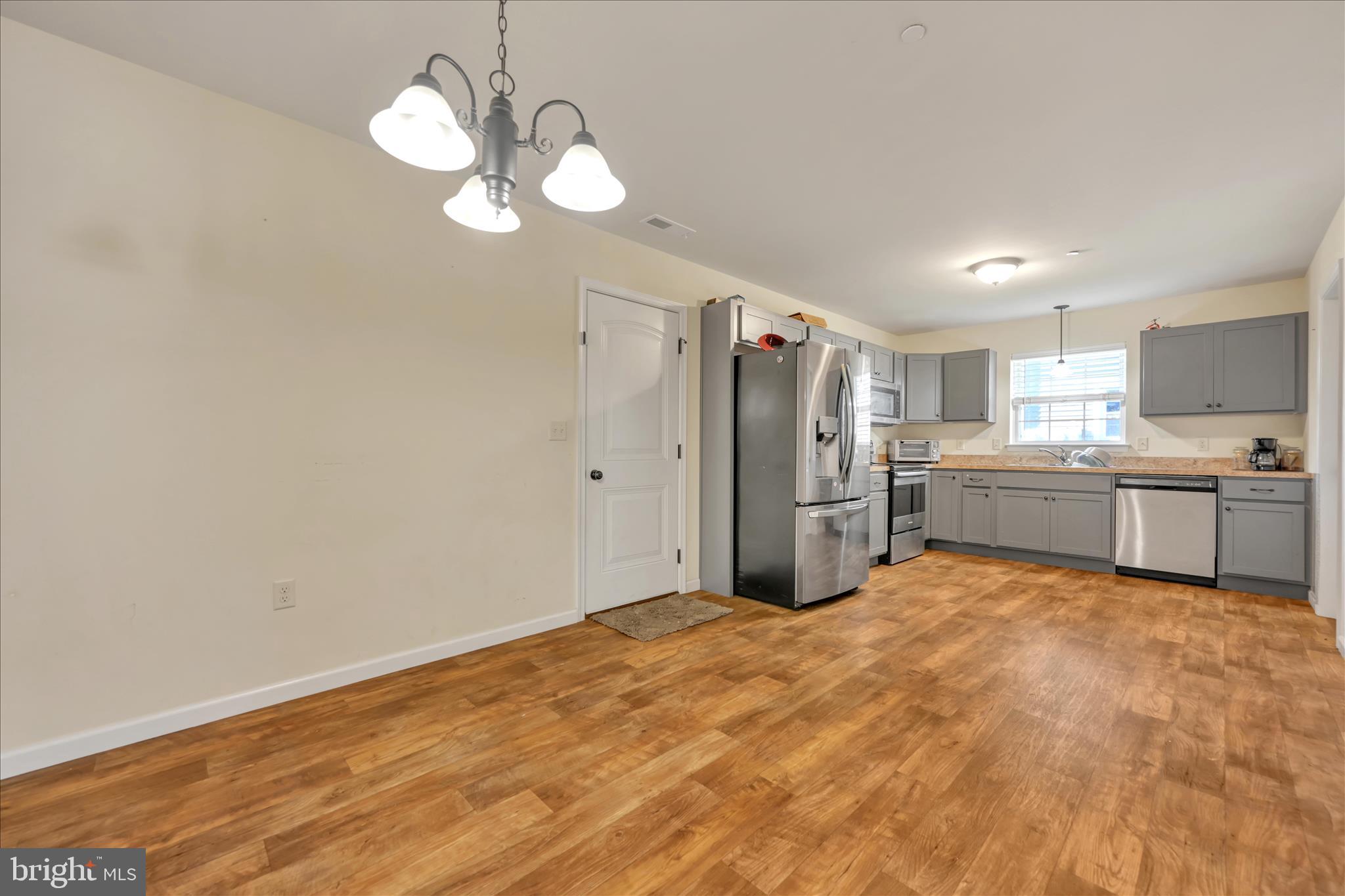 TRAIL SIDE - Residential