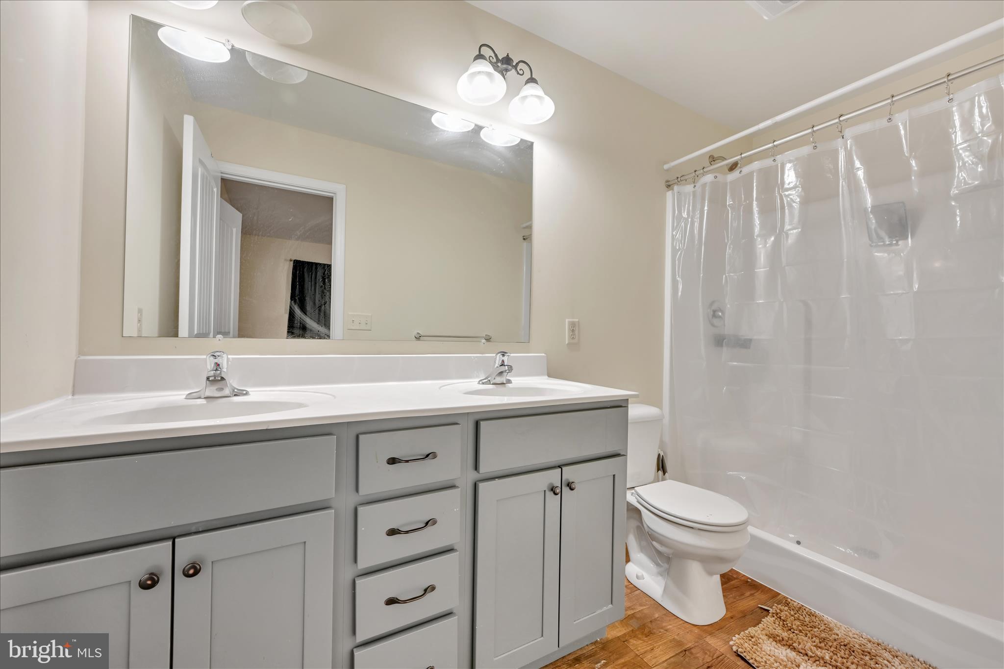 TRAIL SIDE - Residential