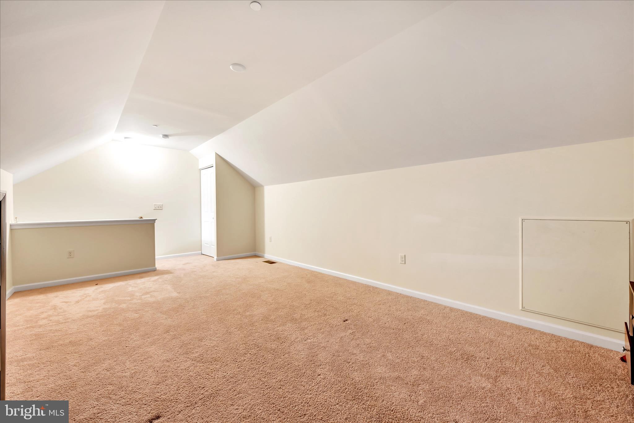 TRAIL SIDE - Residential