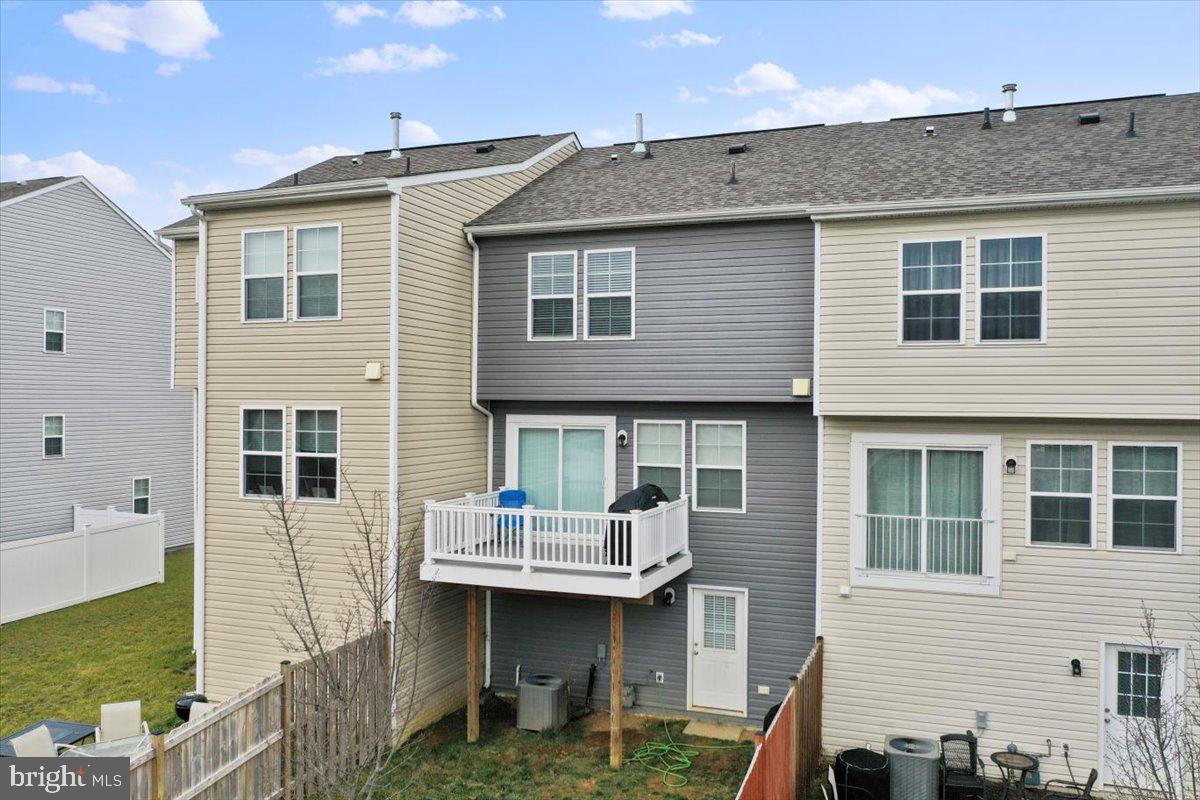 ARCHERS ROCK - Residential