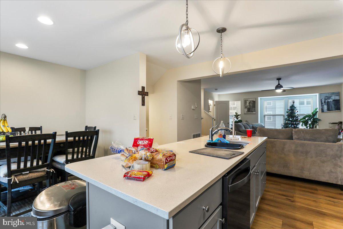 ARCHERS ROCK - Residential