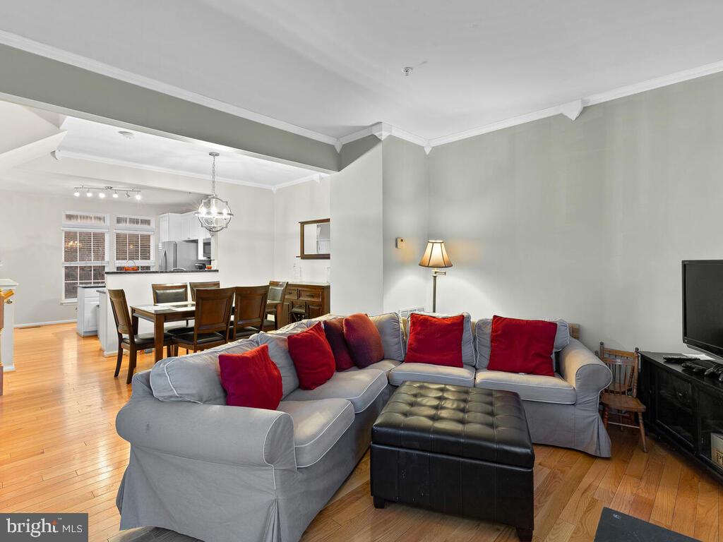 HUNTINGTON GROVE - Residential Lease