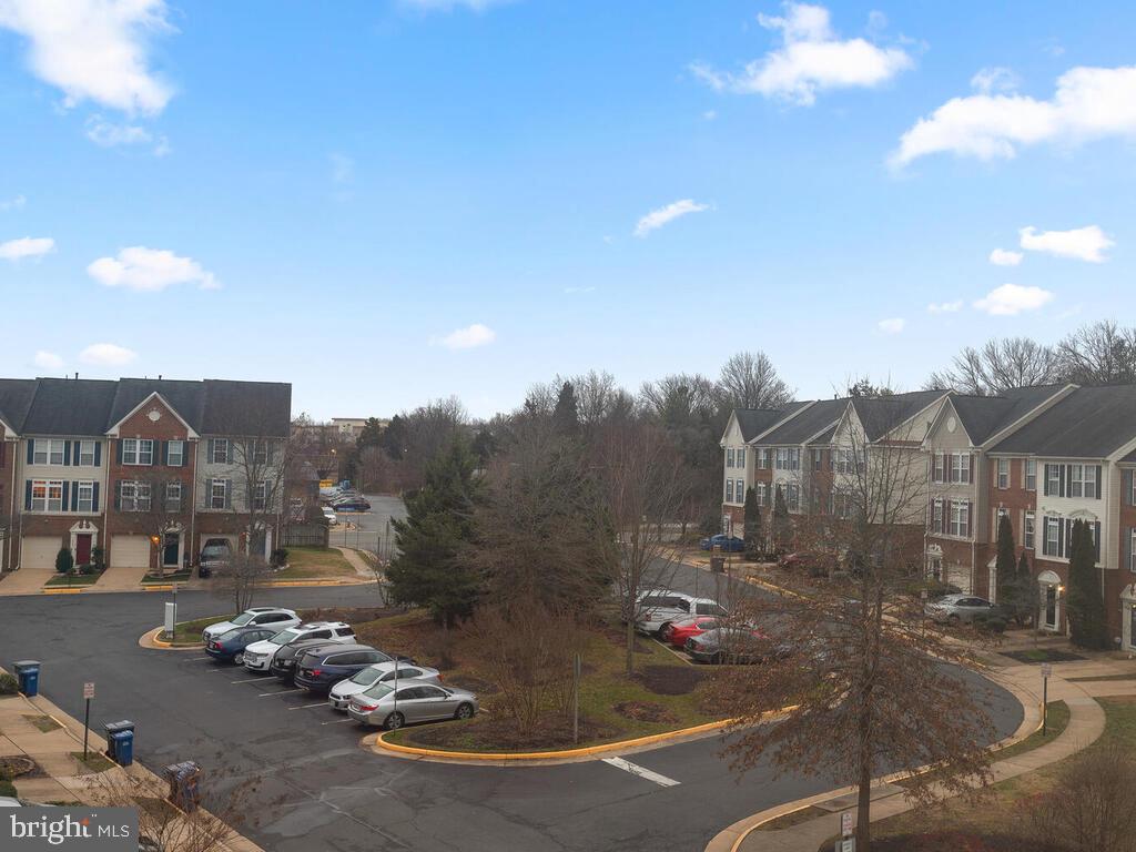 HUNTINGTON GROVE - Residential Lease