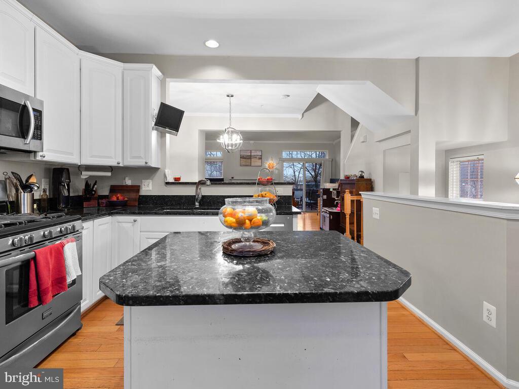 HUNTINGTON GROVE - Residential Lease