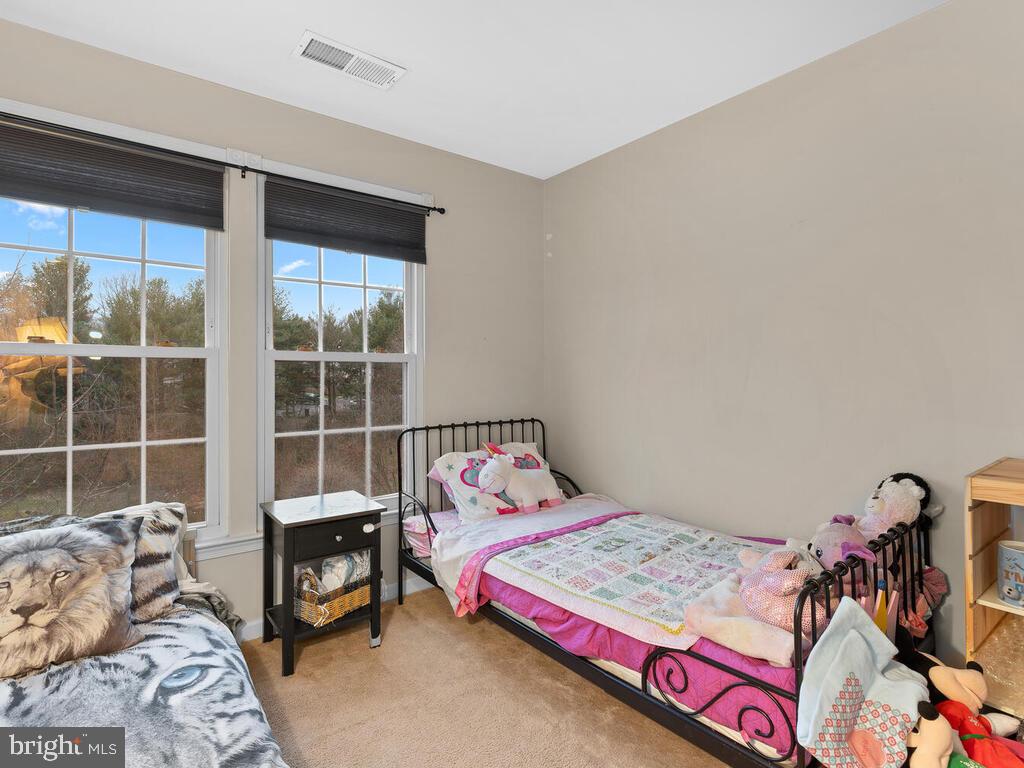 HUNTINGTON GROVE - Residential Lease