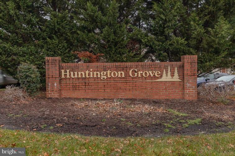 HUNTINGTON GROVE - Residential Lease