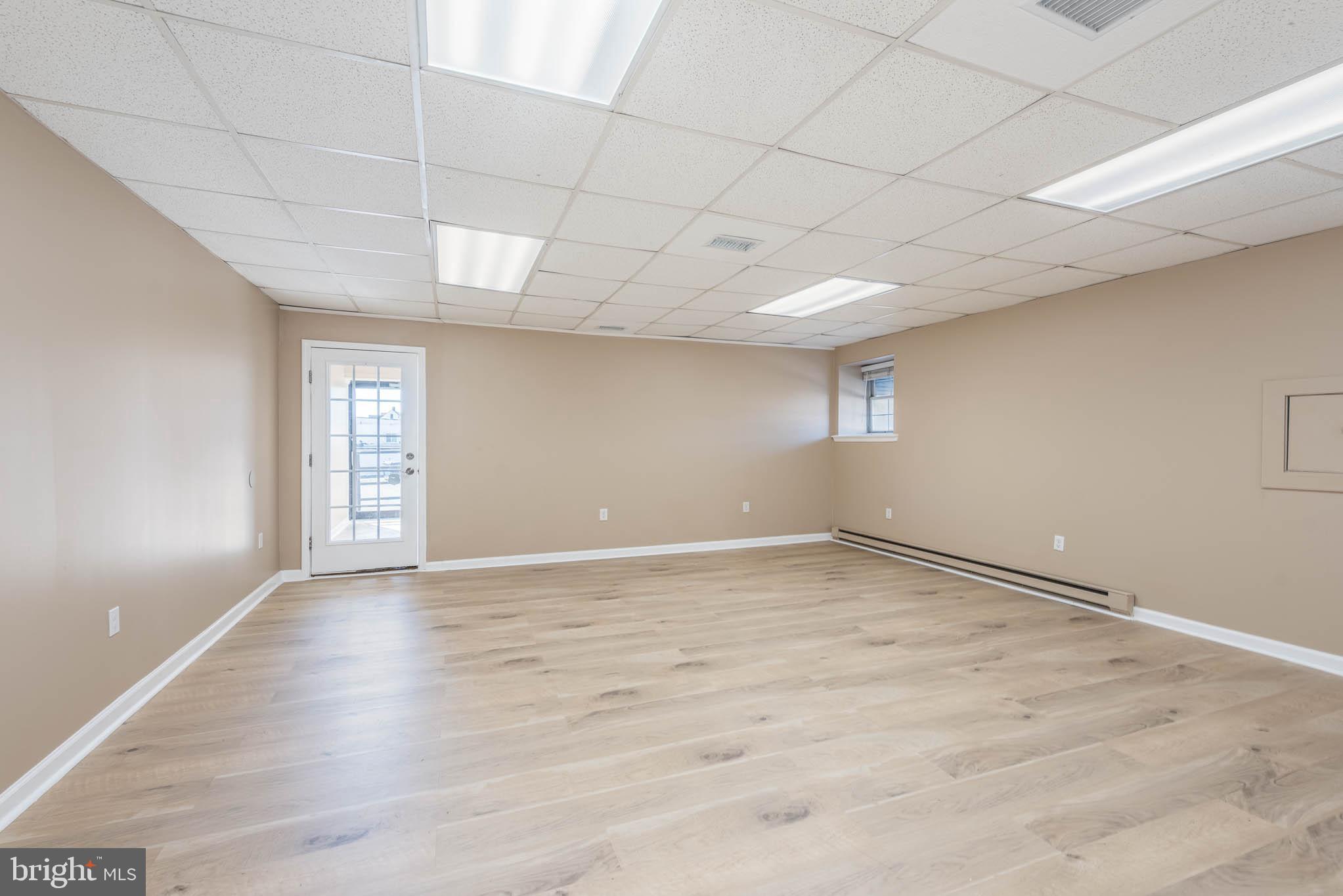 ROSEDALE - Commercial Lease