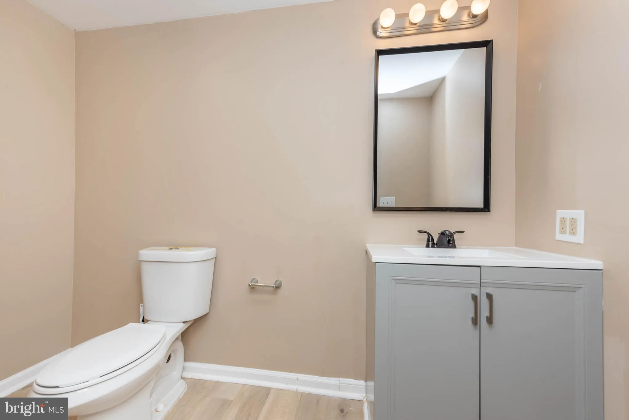 Rosedale, Maryland 21237, United States, ,Residential,Active,4070