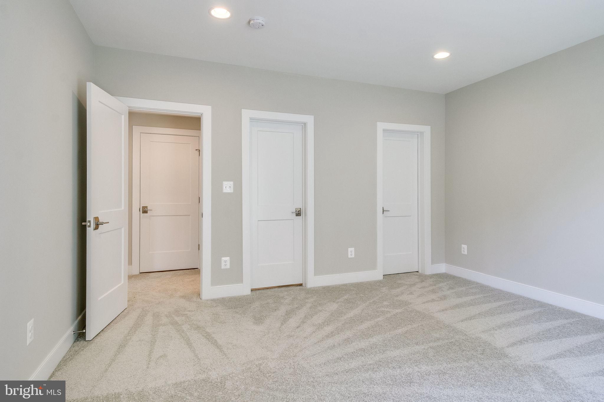 ROSEMONT - Residential