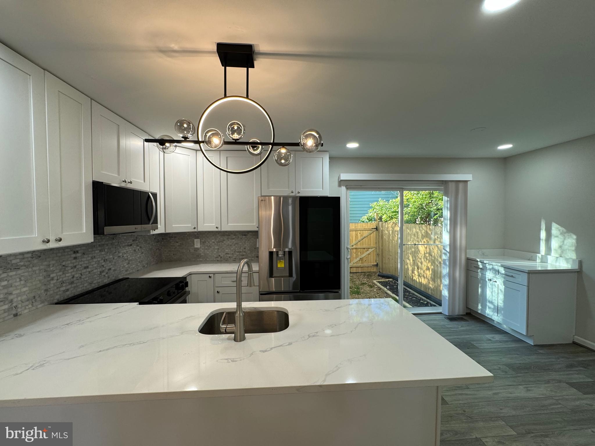 1202 BARNABY TERRACE SE