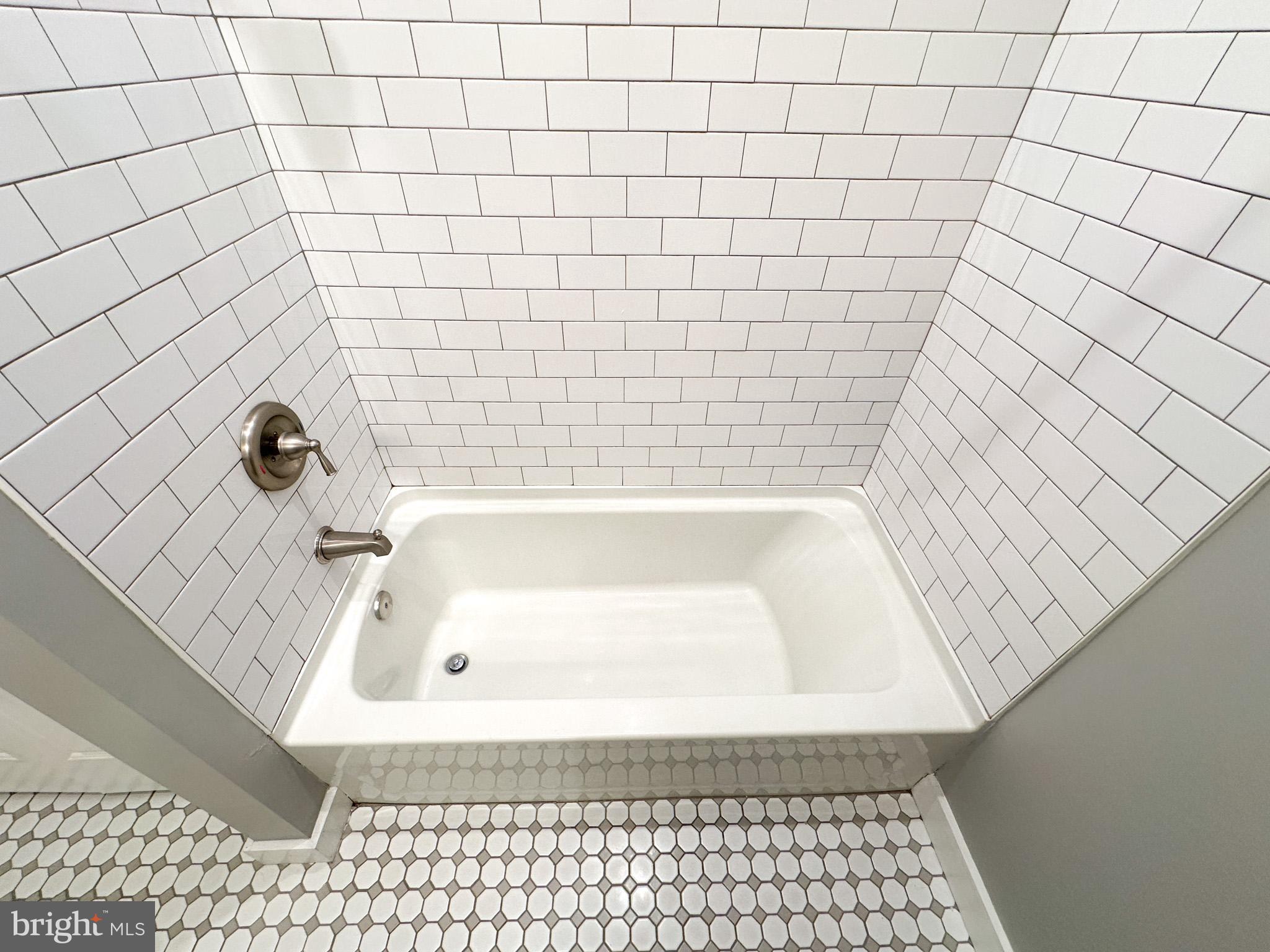 TEMPLE UNIVERSITY - Residential Lease