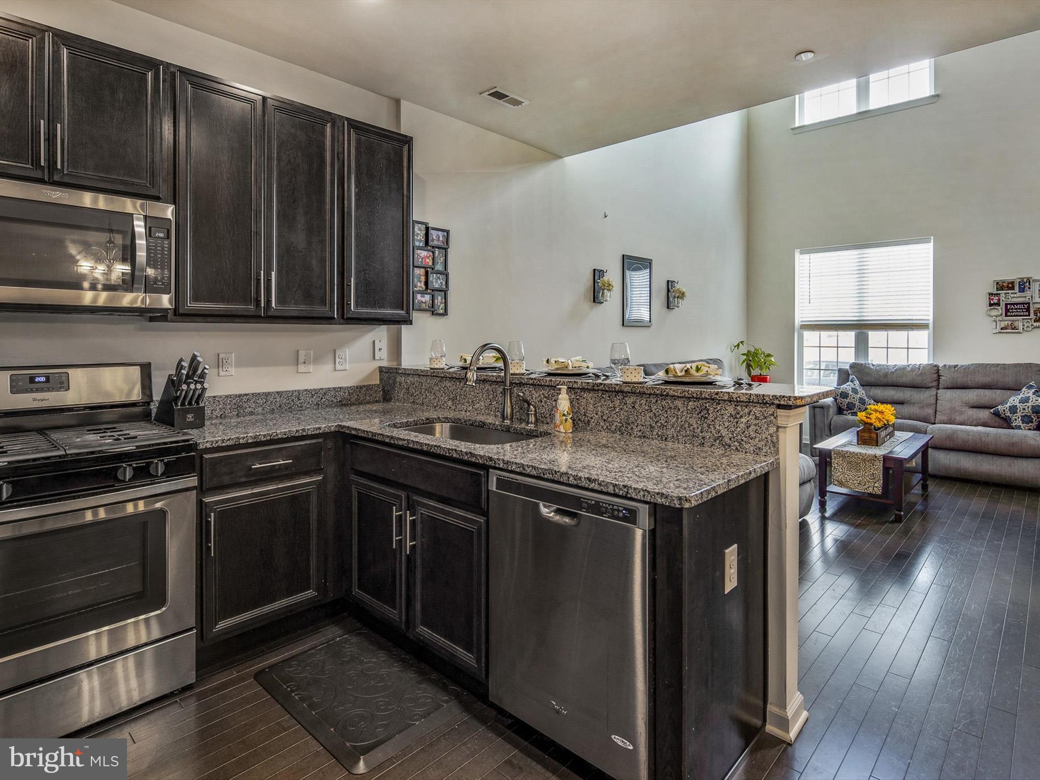 3858 GREEN STREET AL09