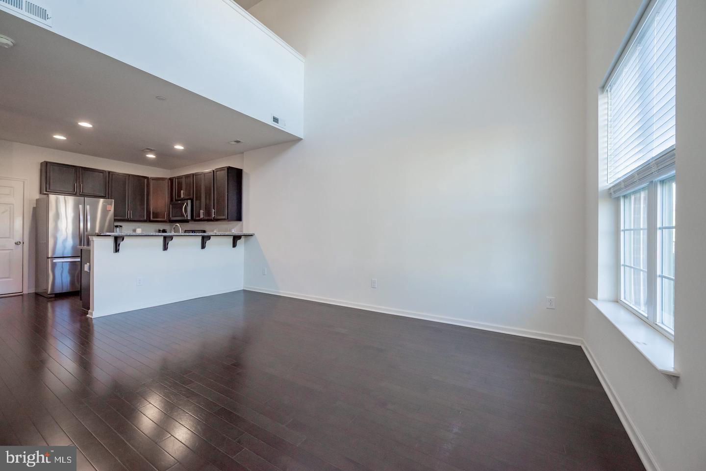 3858 GREEN STREET AL09