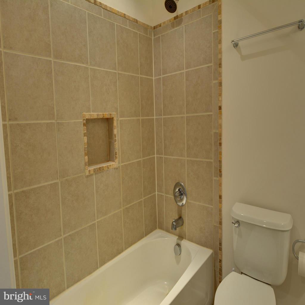 ARCOLA - Residential Lease