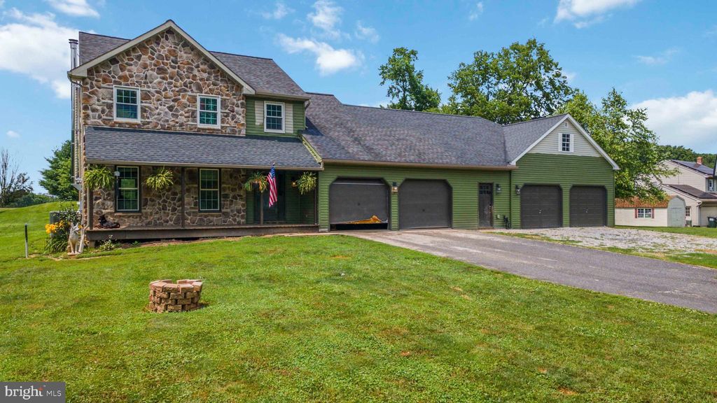 Photo of 112 Saw Mill Road, ELIZABETHTOWN, PA 17022 (MLS # PALA2072444)