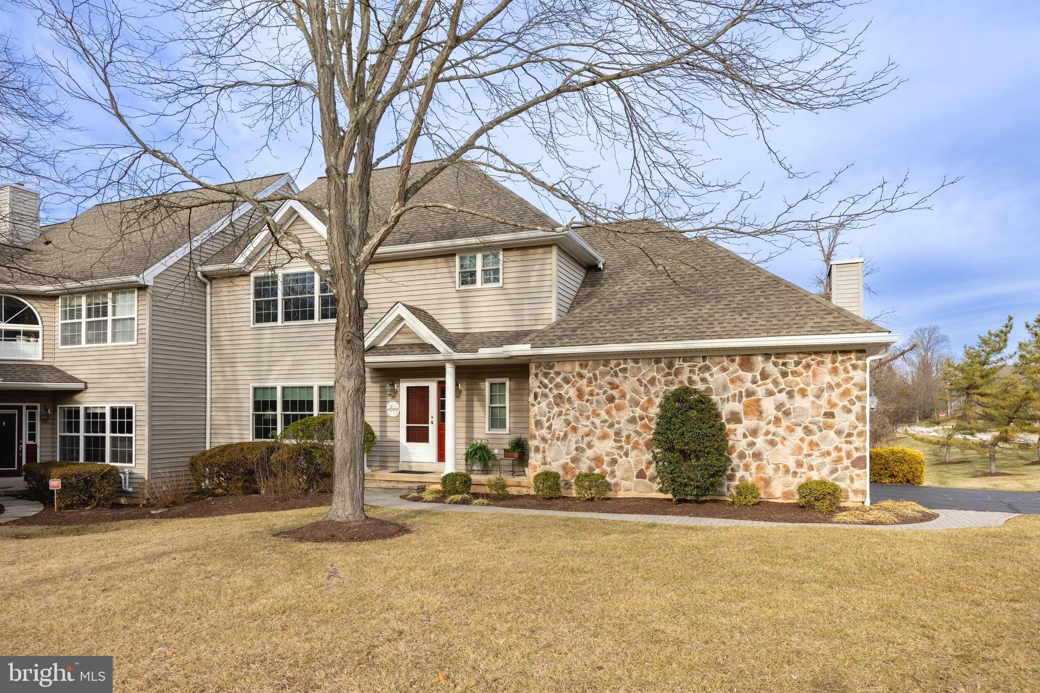 5 GRAYSON CIRCLE 2501