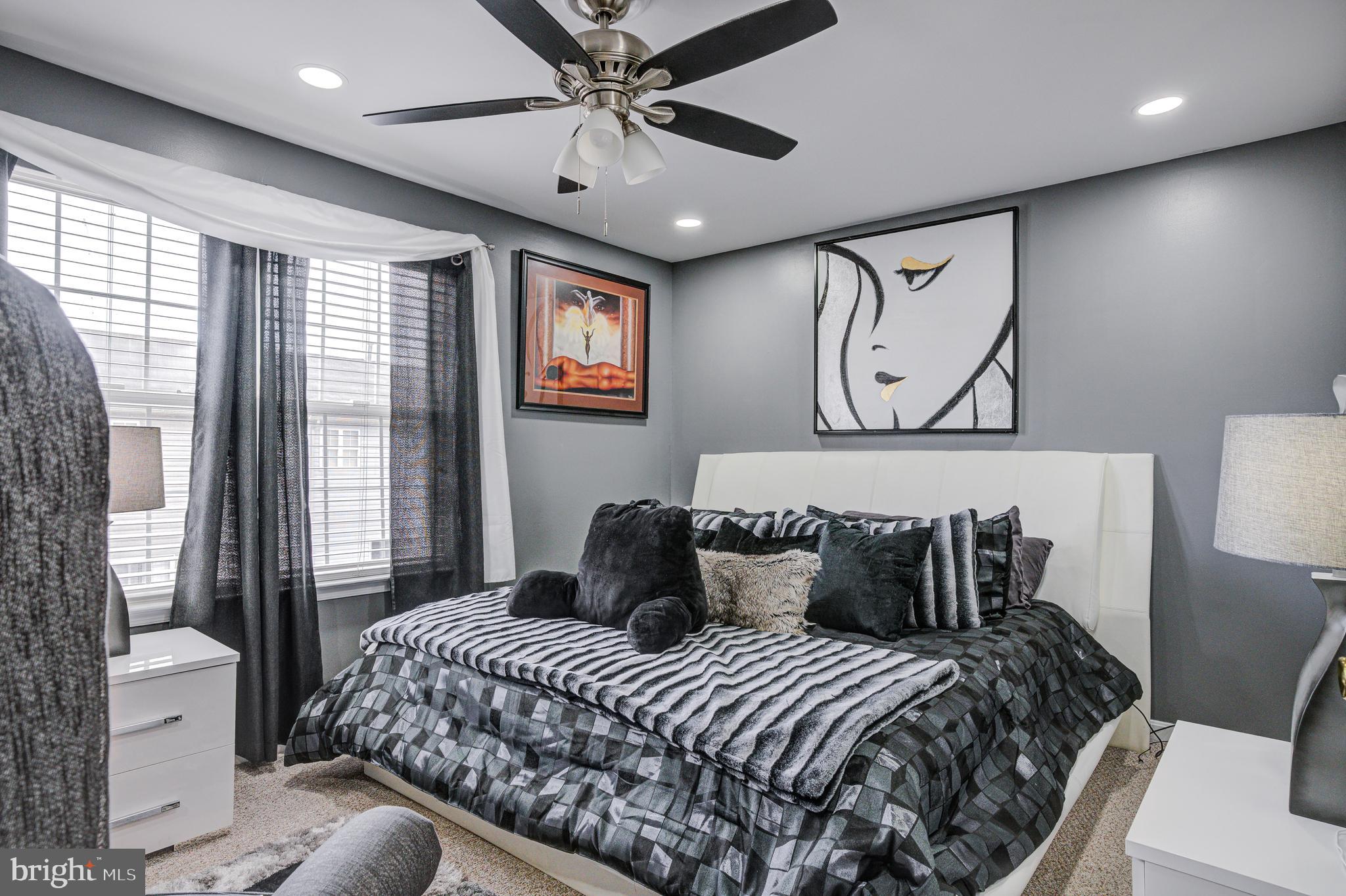 CARROLLWOOD MANOR - Residential