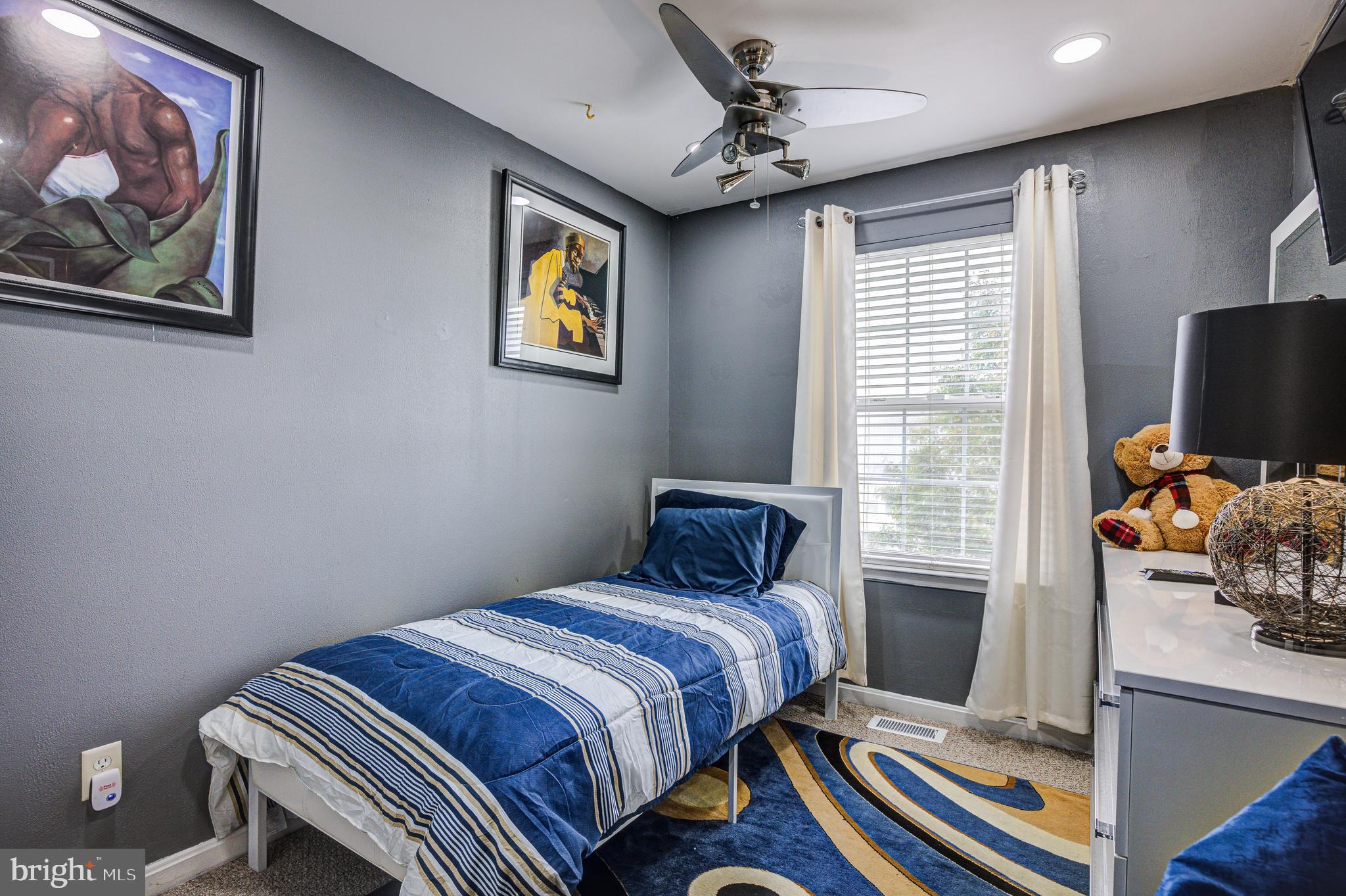 CARROLLWOOD MANOR - Residential