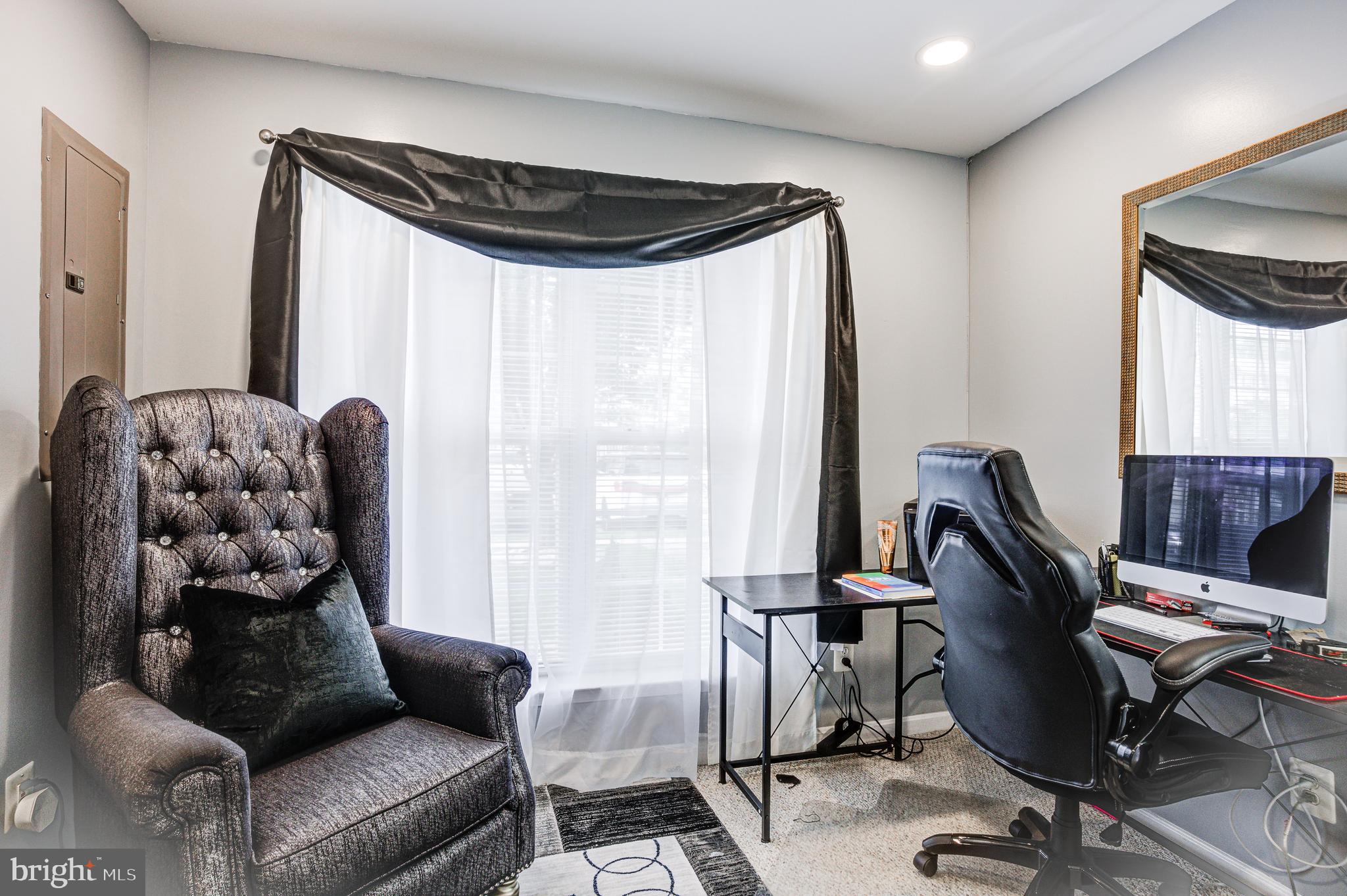 CARROLLWOOD MANOR - Residential