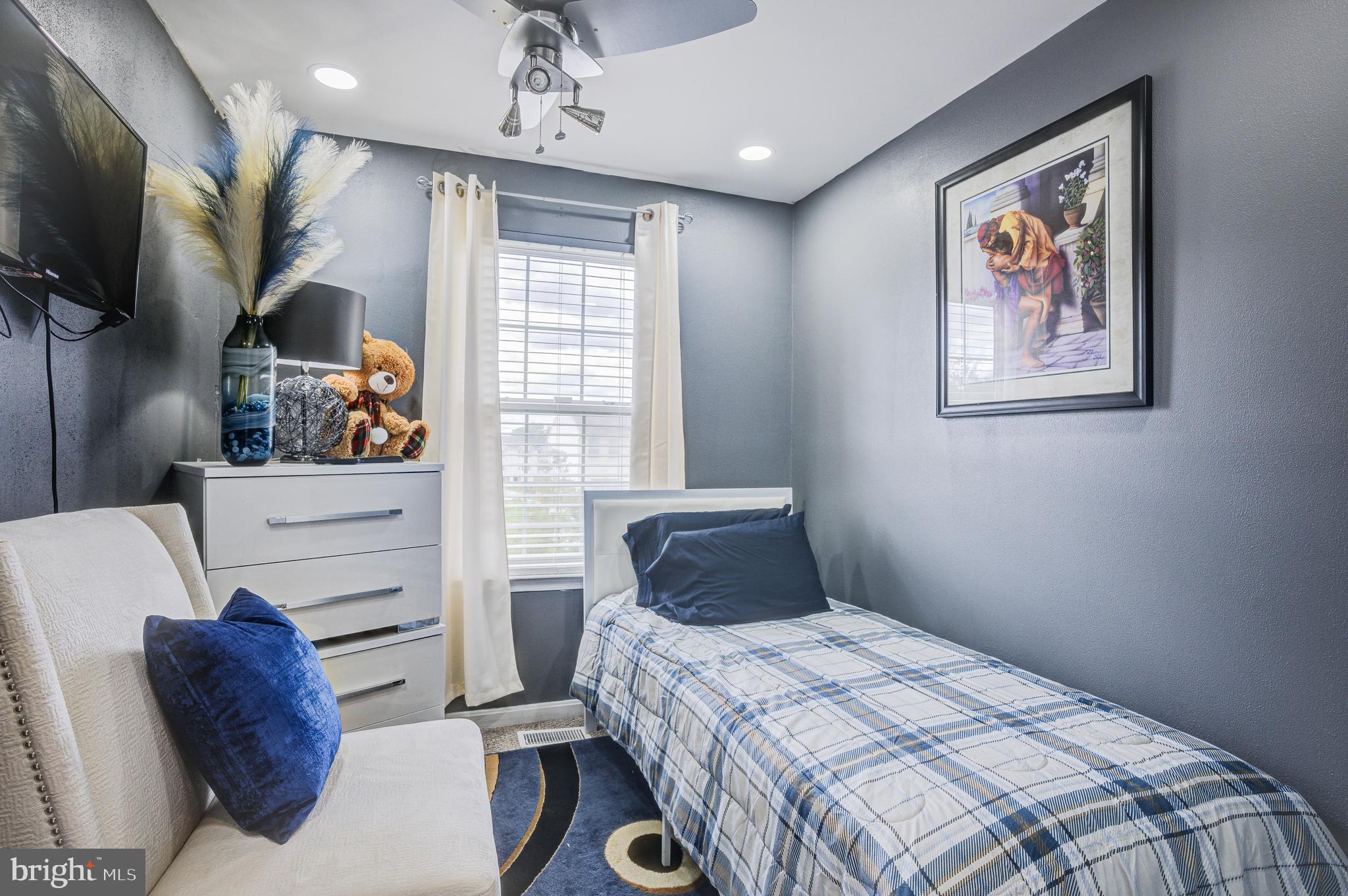 CARROLLWOOD MANOR - Residential