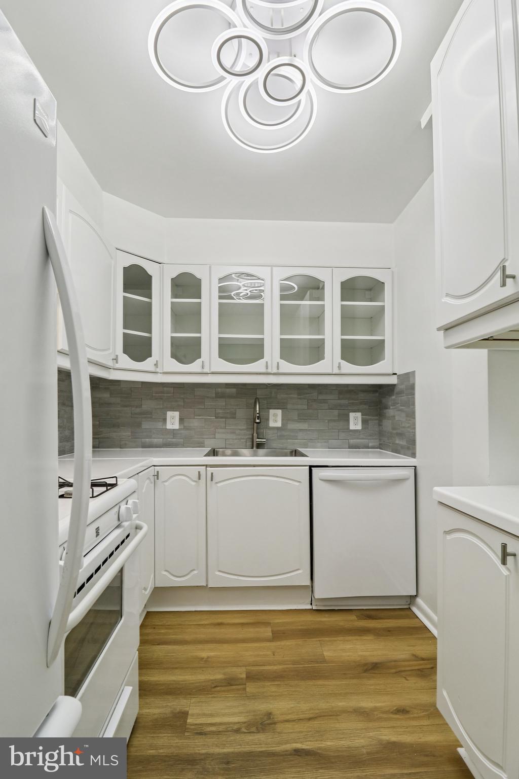 WEST SPRING - Residential