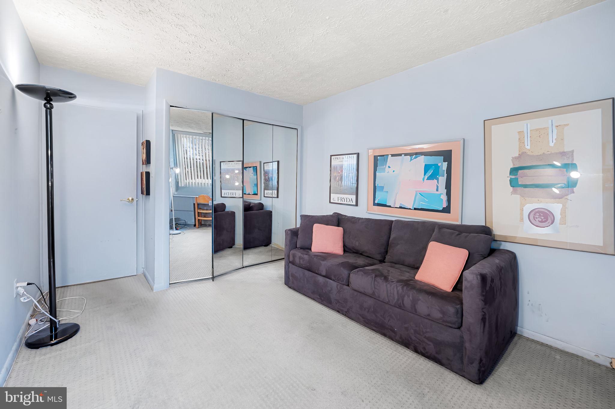 THE FALLS GARDEN - Residential