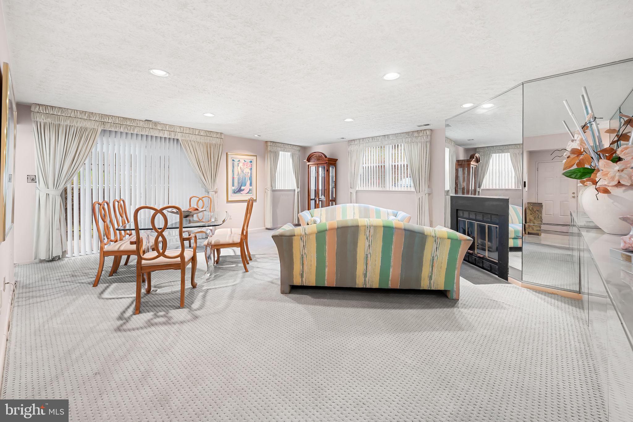 THE FALLS GARDEN - Residential