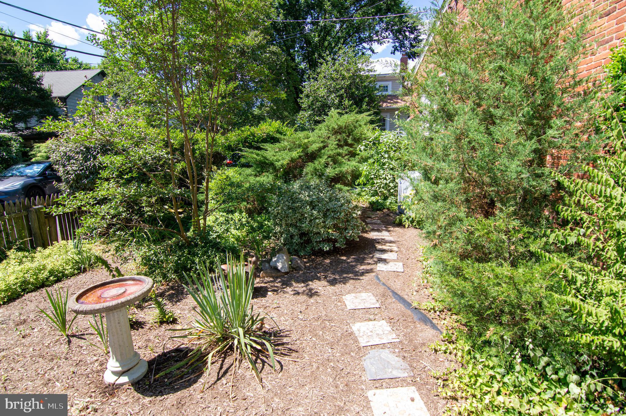 LYON VILLAGE - Residential