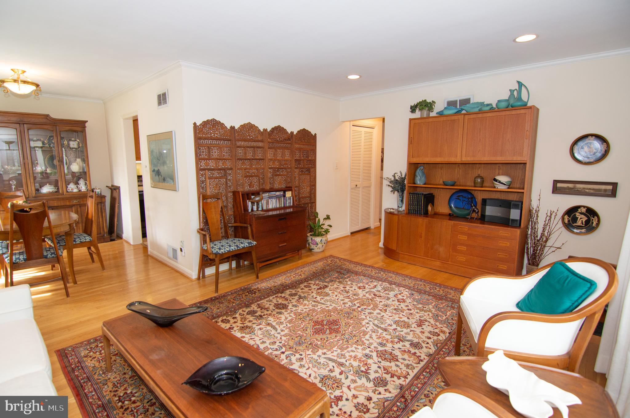 LYON VILLAGE - Residential