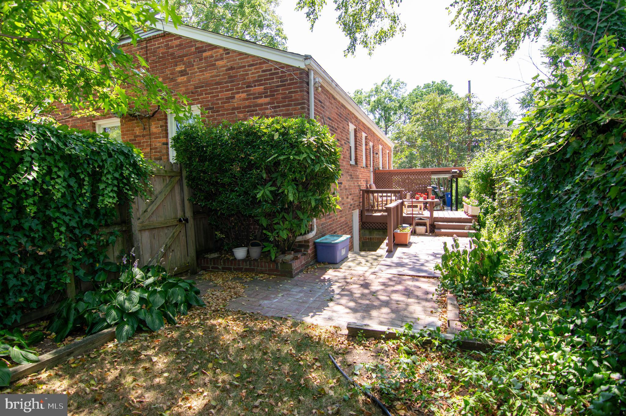 LYON VILLAGE - Residential