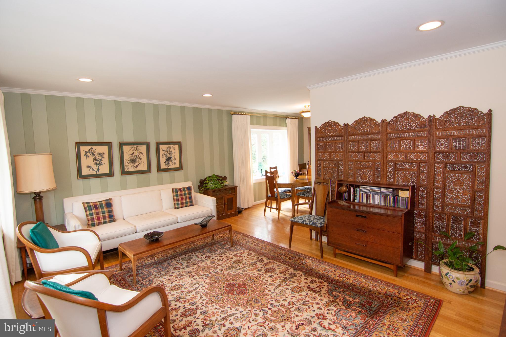 LYON VILLAGE - Residential