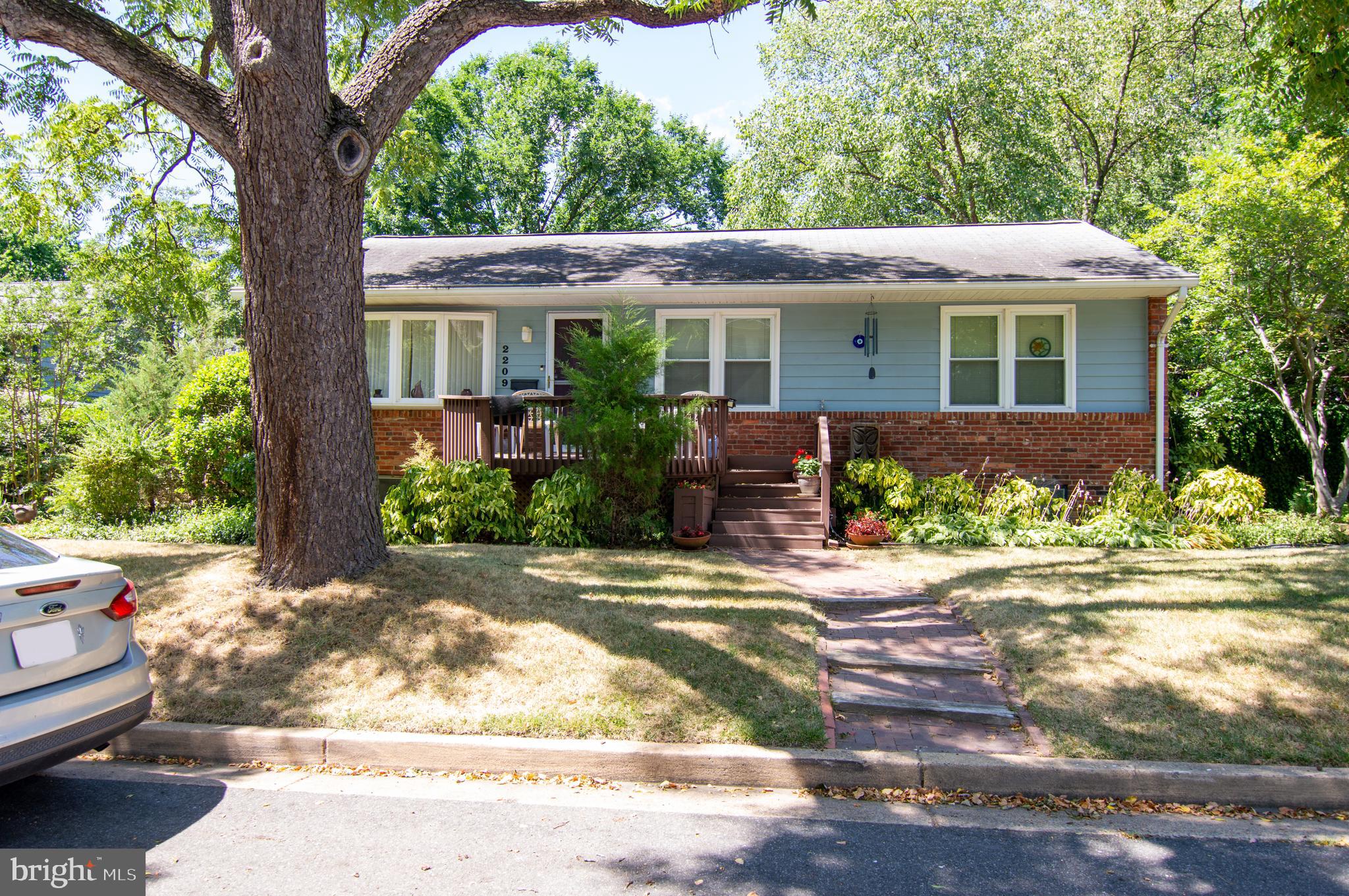 LYON VILLAGE - Residential