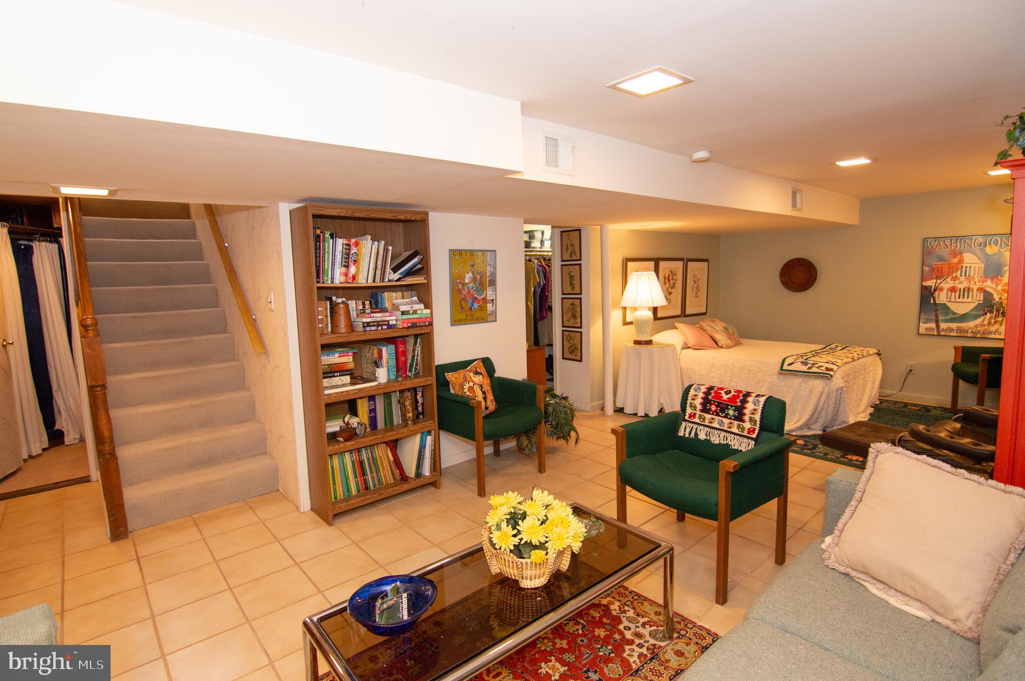 LYON VILLAGE - Residential