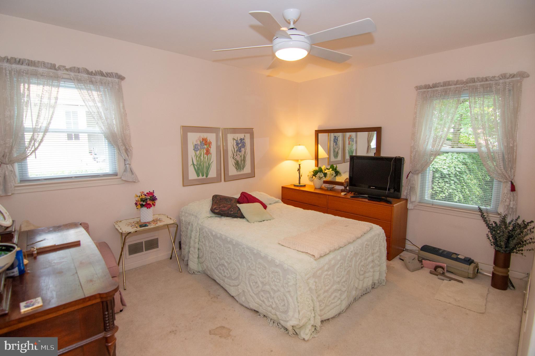 LYON VILLAGE - Residential