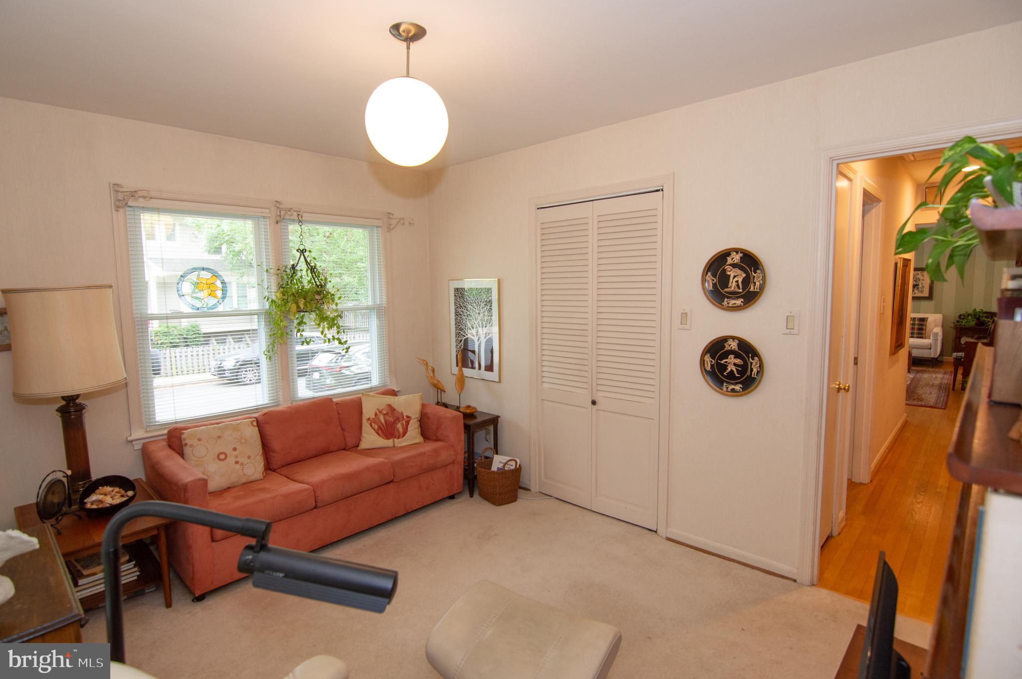 LYON VILLAGE - Residential